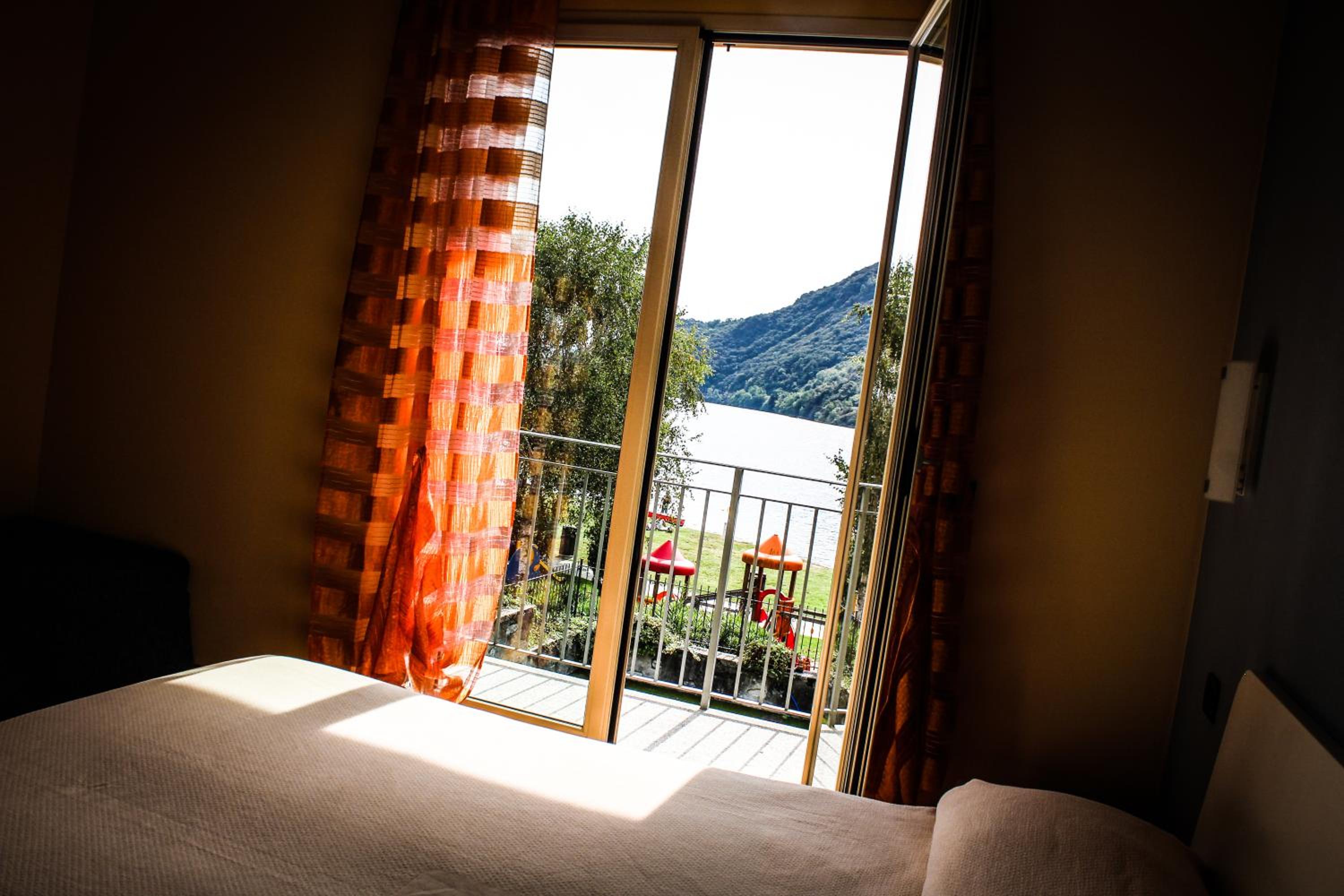 One-Bedroom Apartment with Lake View - Annex - Photo 20