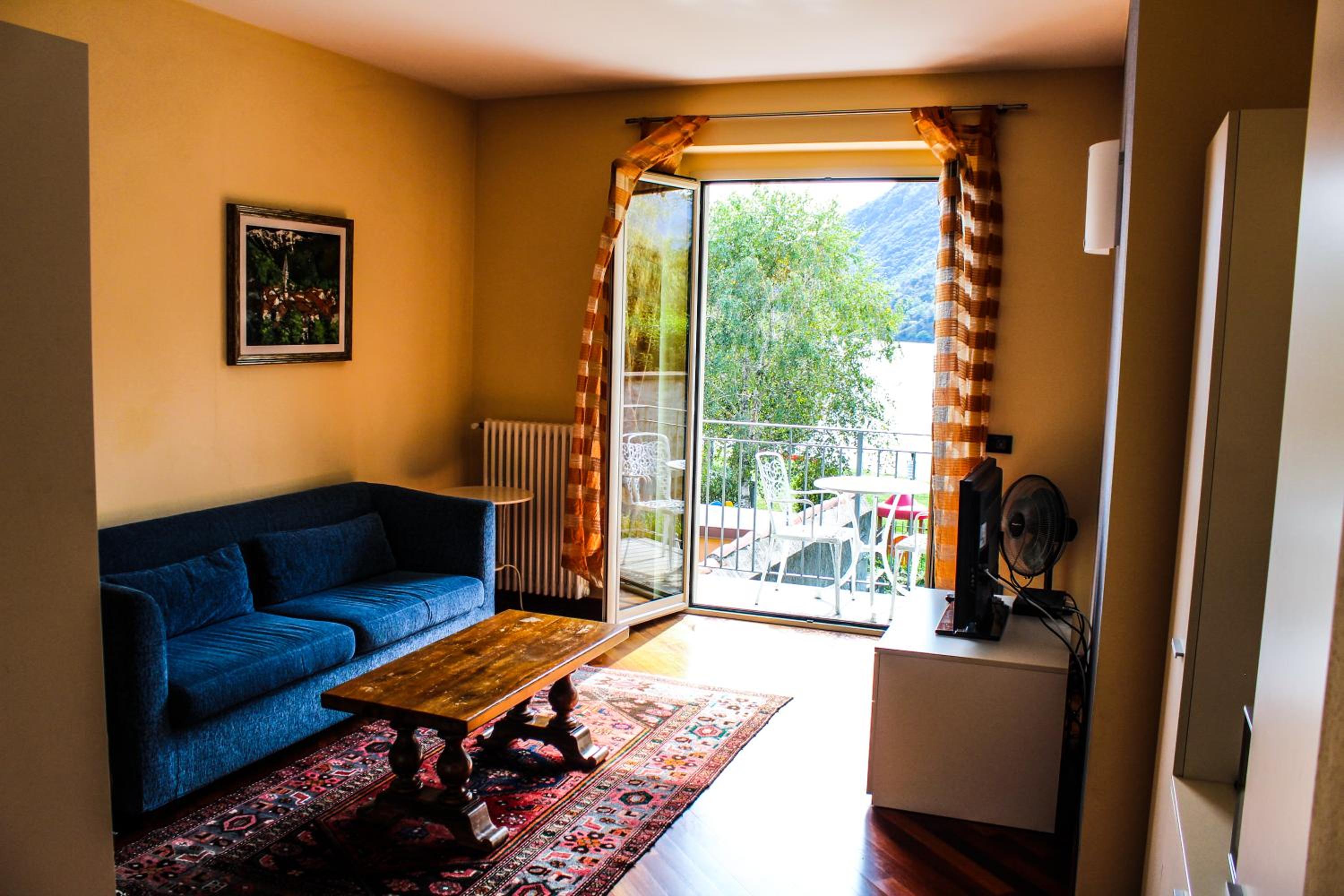 One-Bedroom Apartment with Lake View - Annex - Photo 14