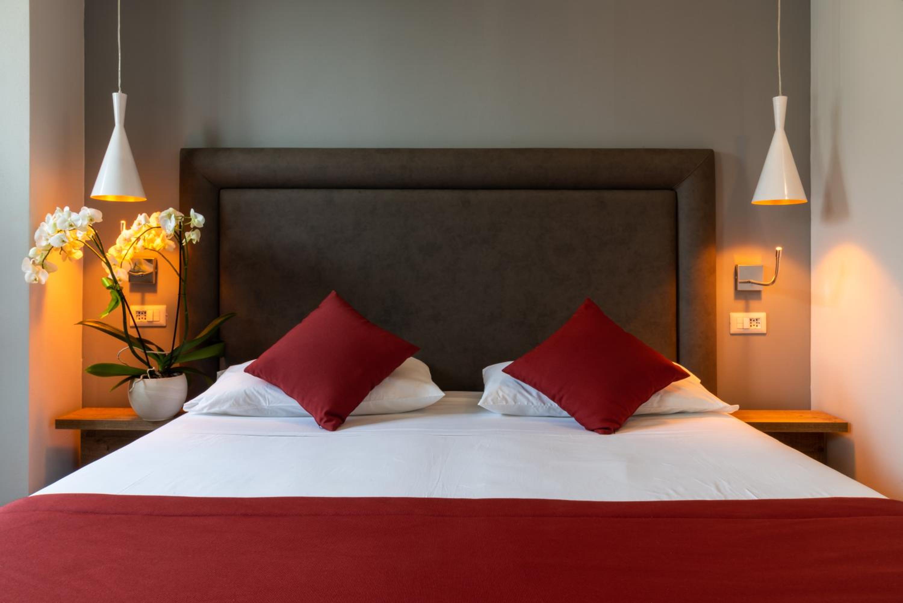 Double Room with Lake View - Photo 26