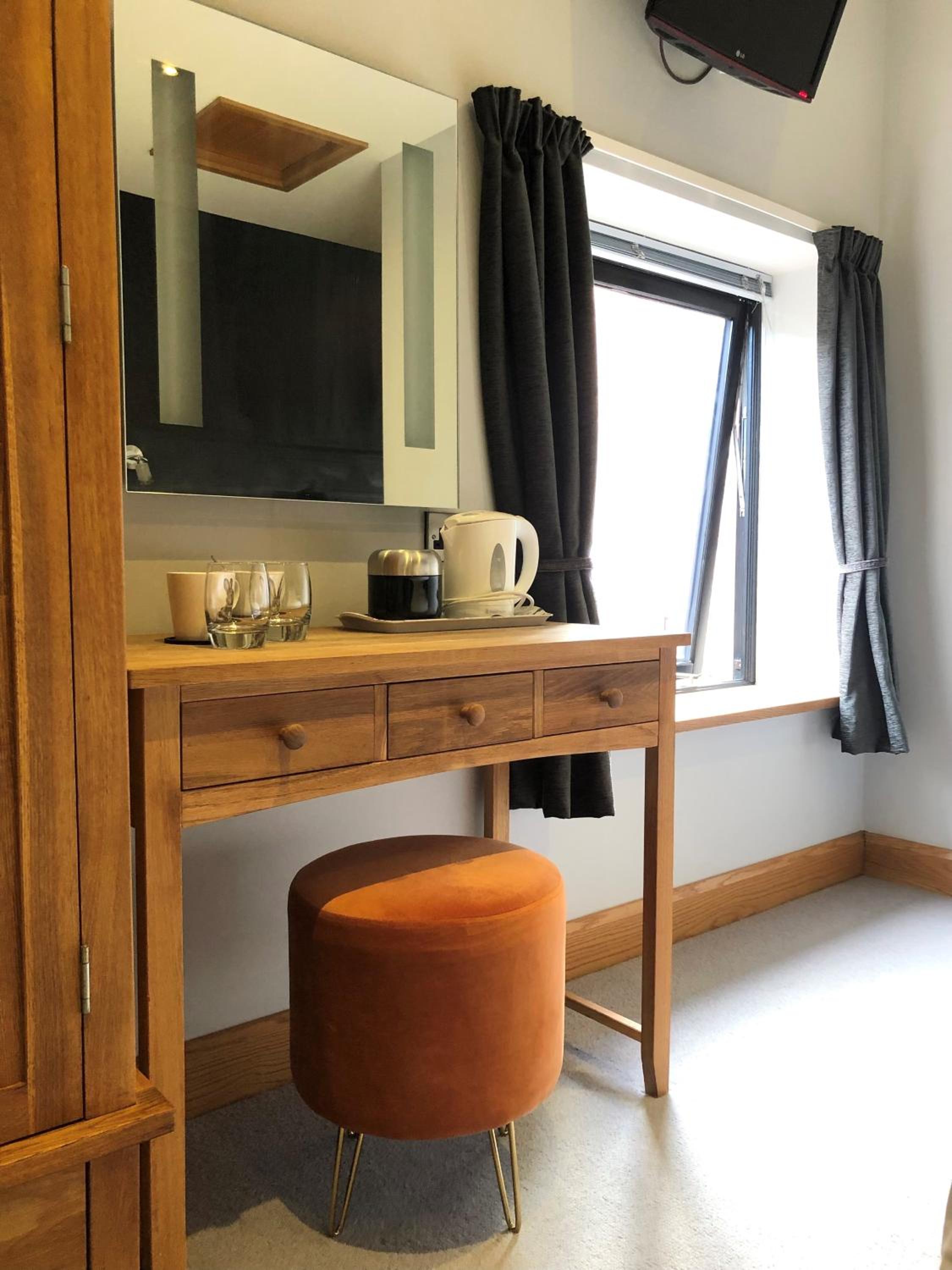 Large Double Room - Photo 9