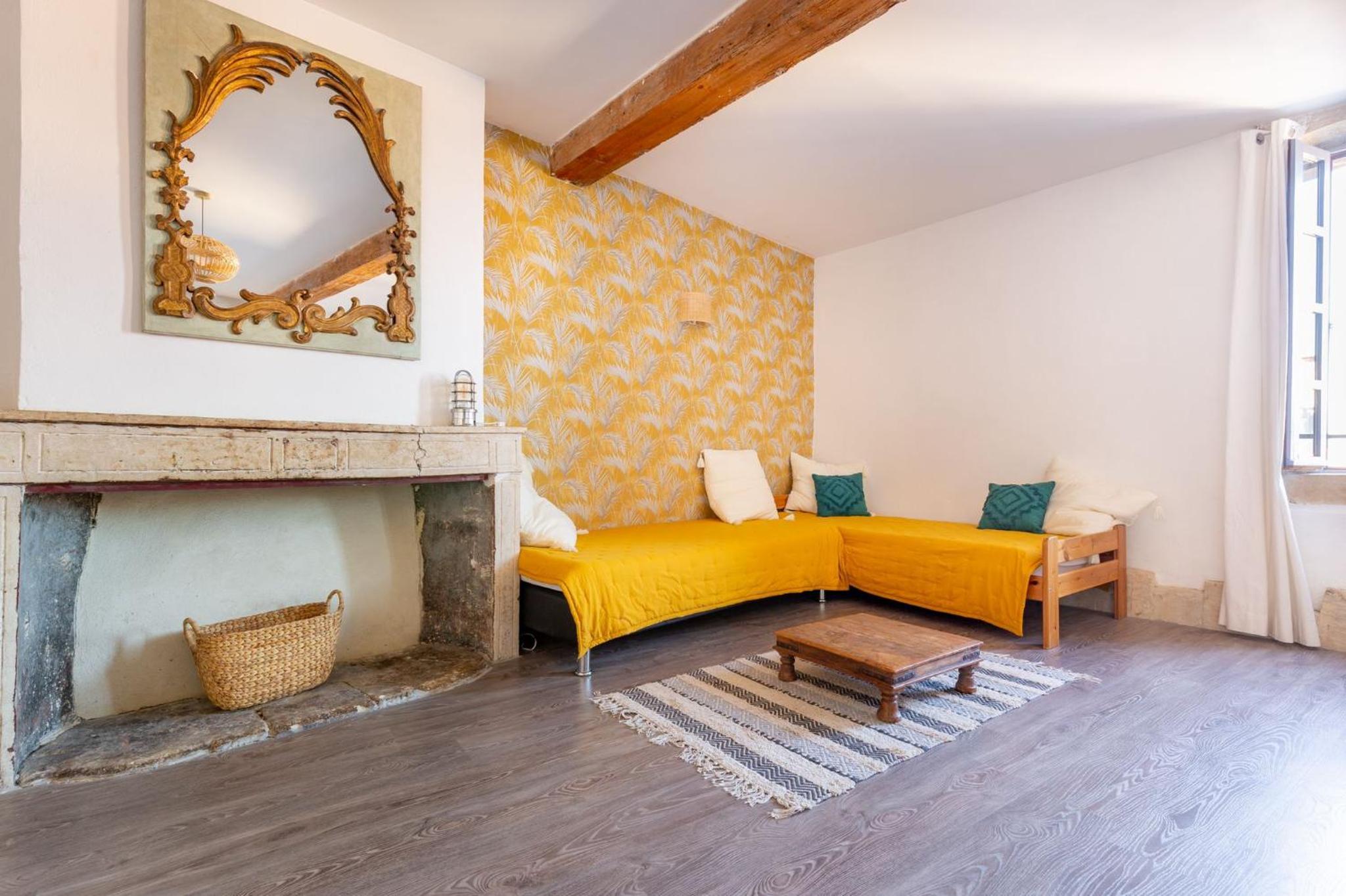 Large Double Room - Photo 1
