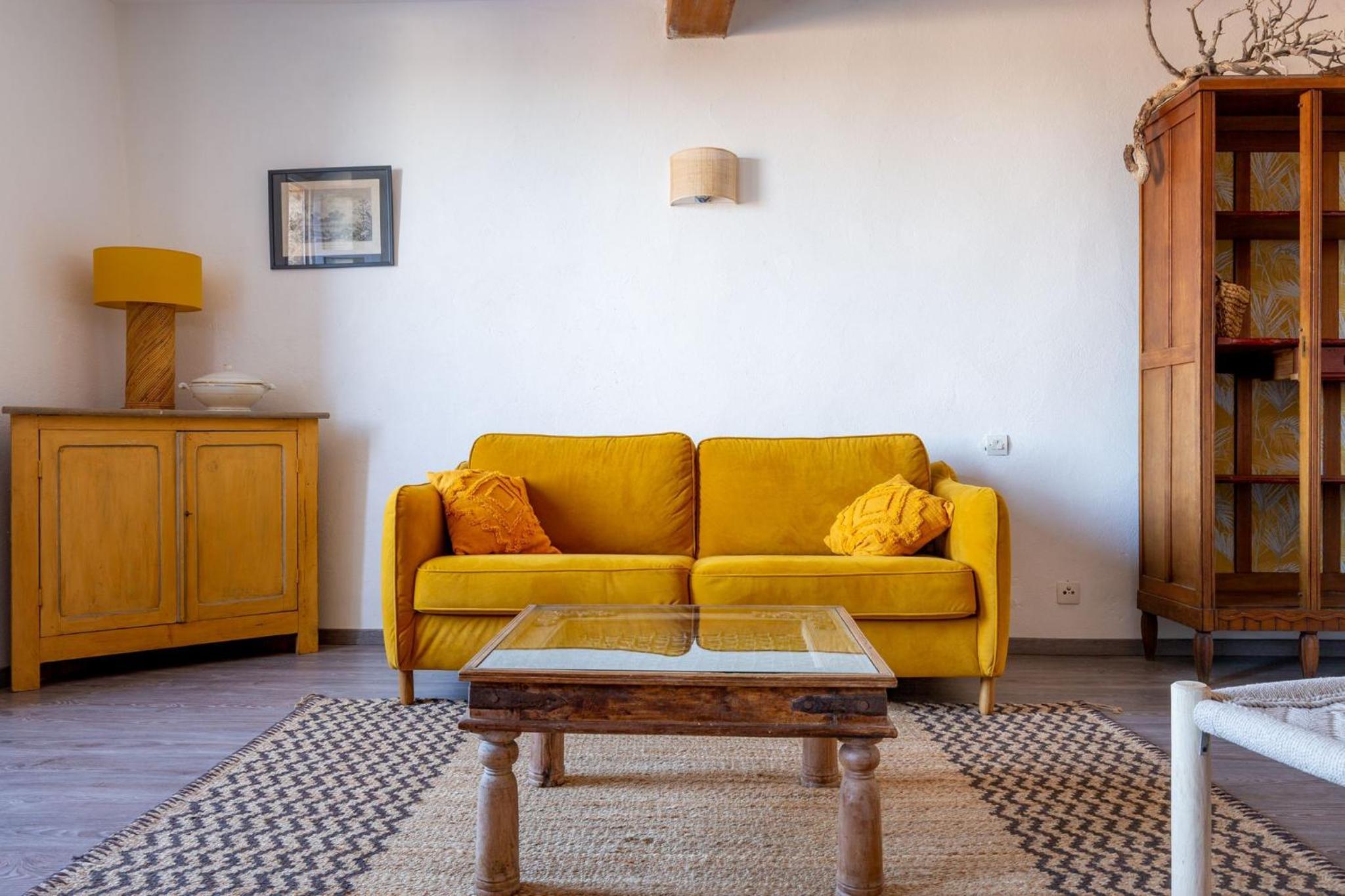 Large Double Room - Photo 3