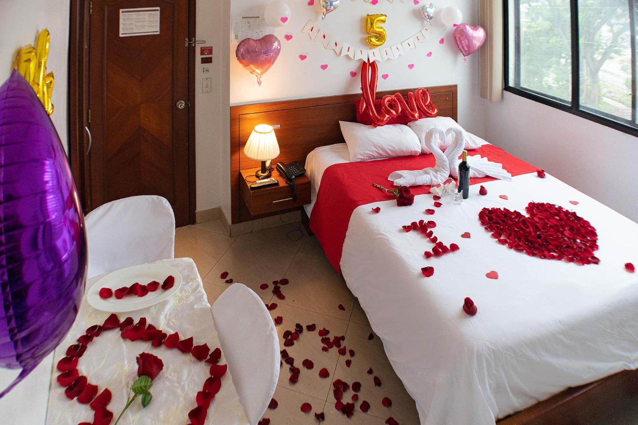 Honeymoon Suite with Park view photo 1