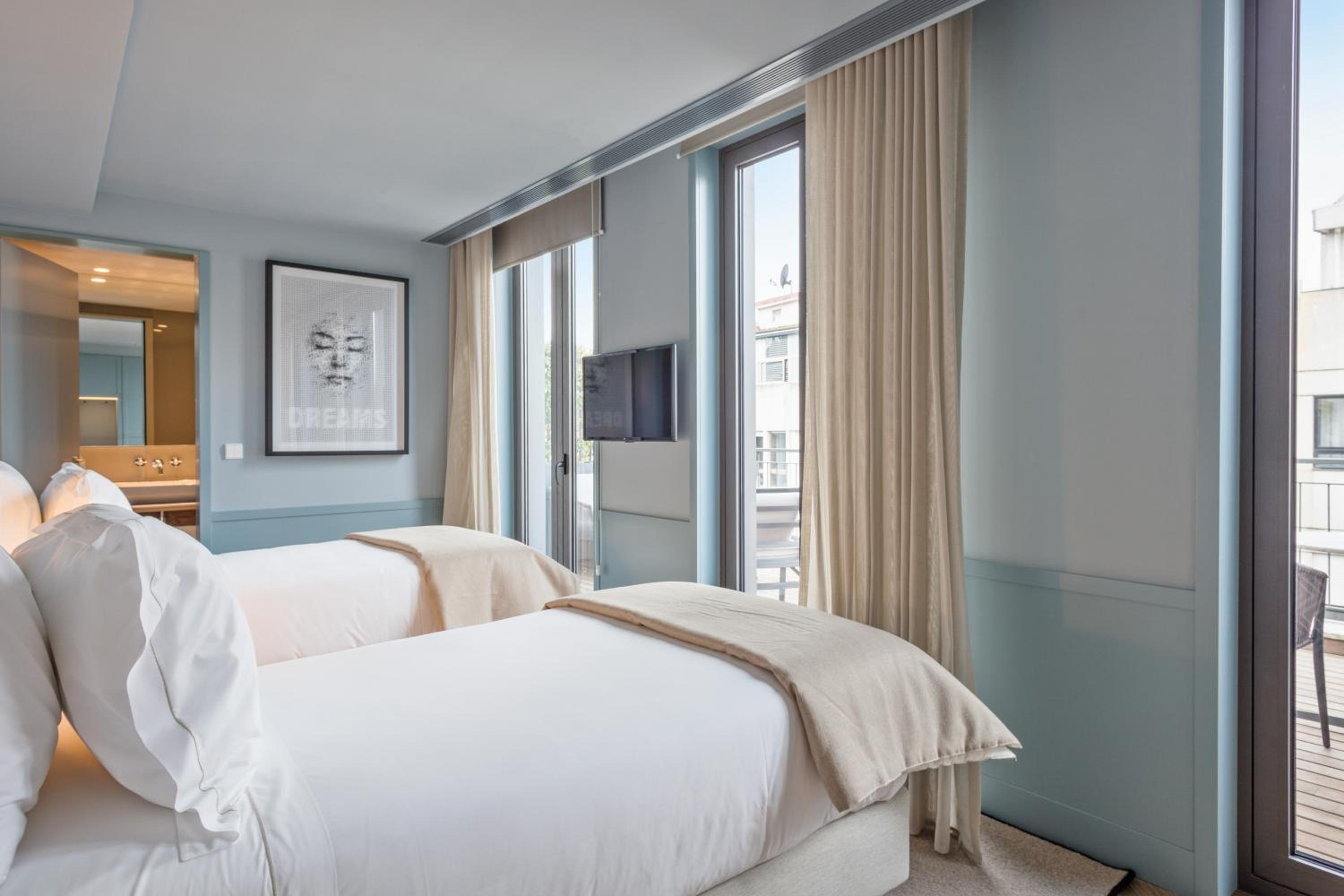 Deluxe Double Room with Terrace - Photo 4