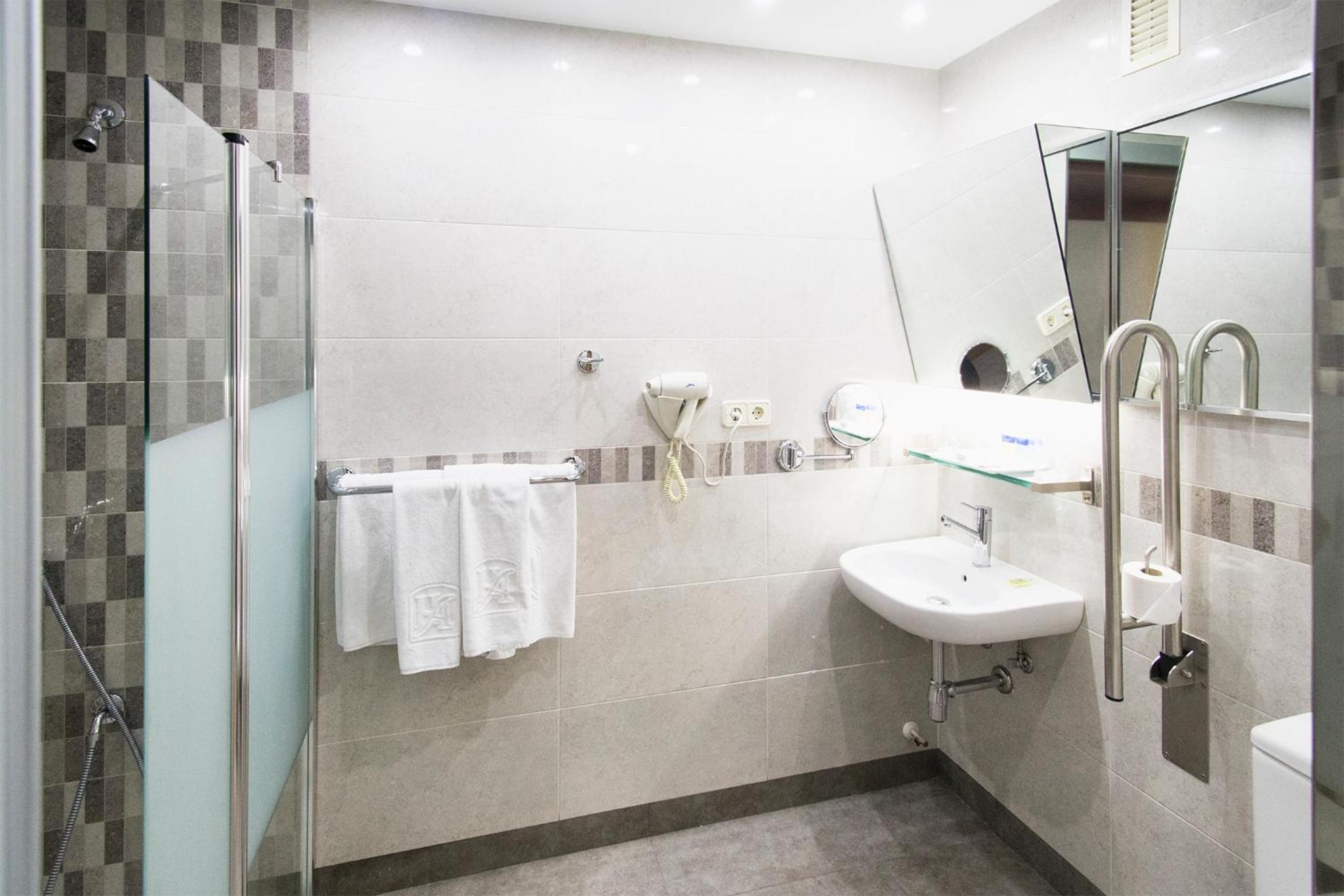 Double or Twin Room with Parking photo 2