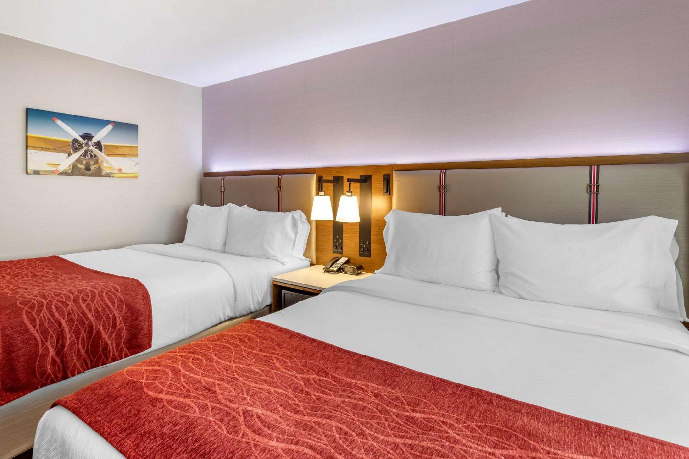 Standard Queen Room with Two Queen Beds - Non Smoking  - Photo 5