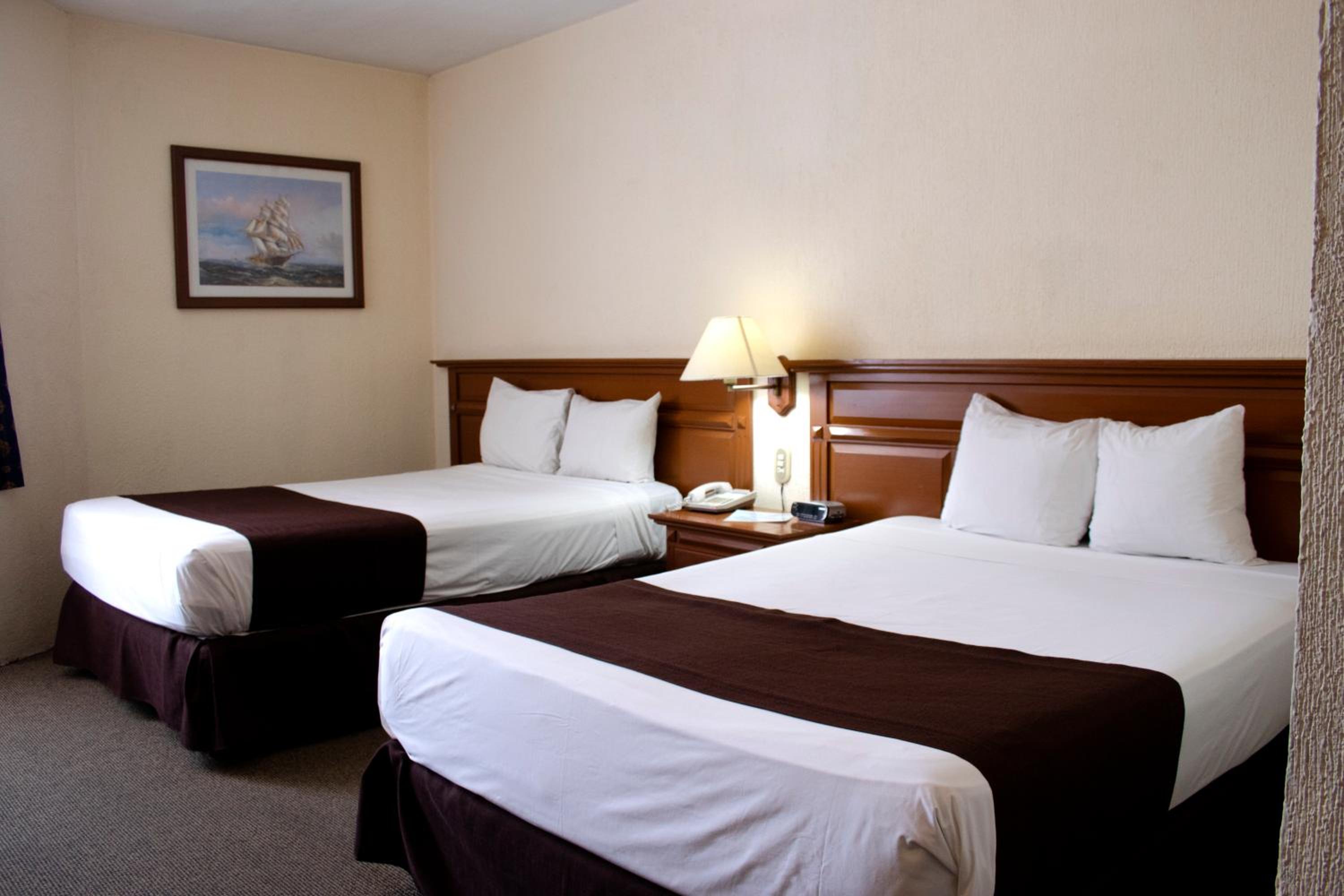Double Room with Two Double Beds - Photo 3