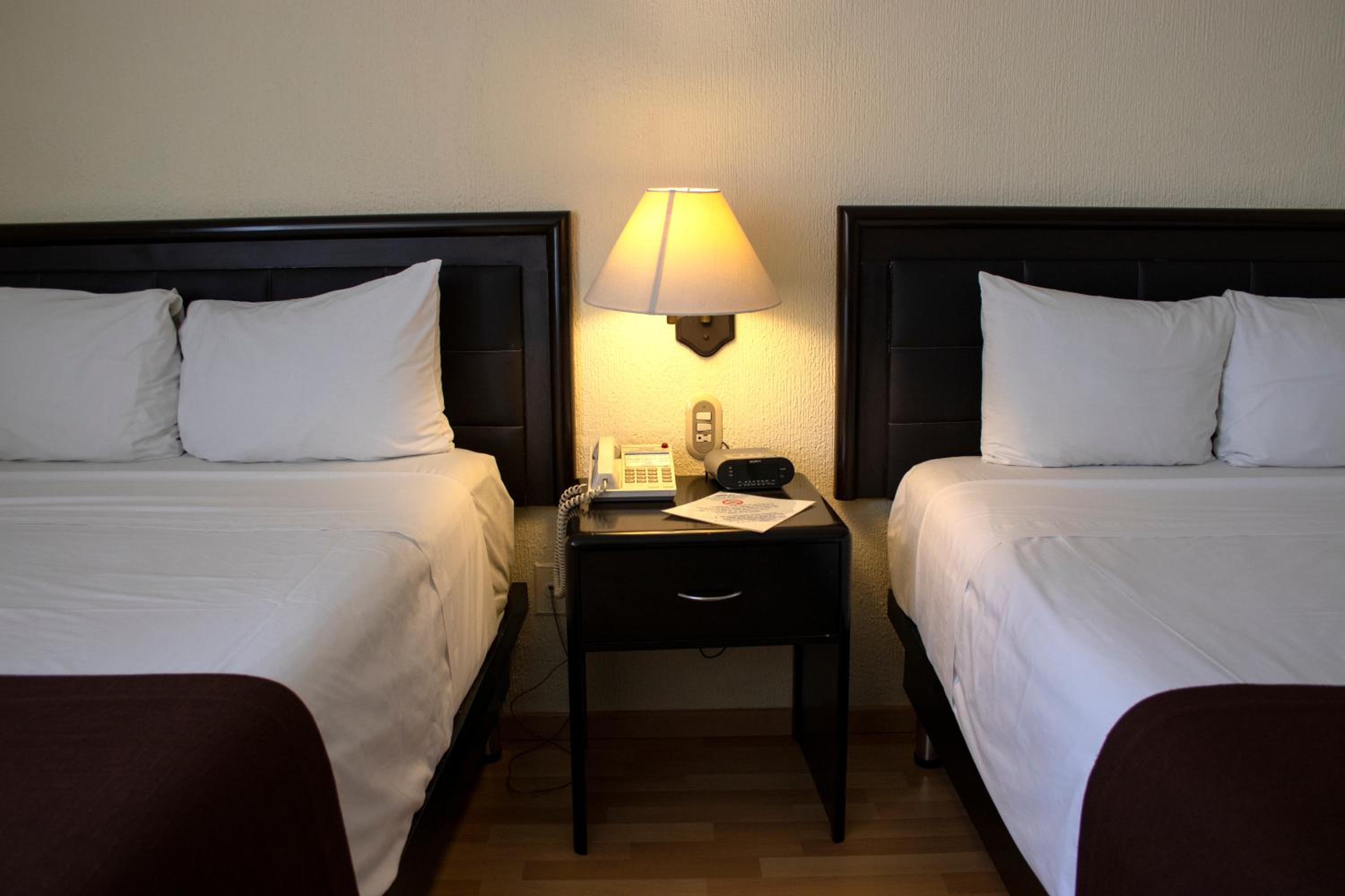 Double Room with Two Double Beds - Photo 4