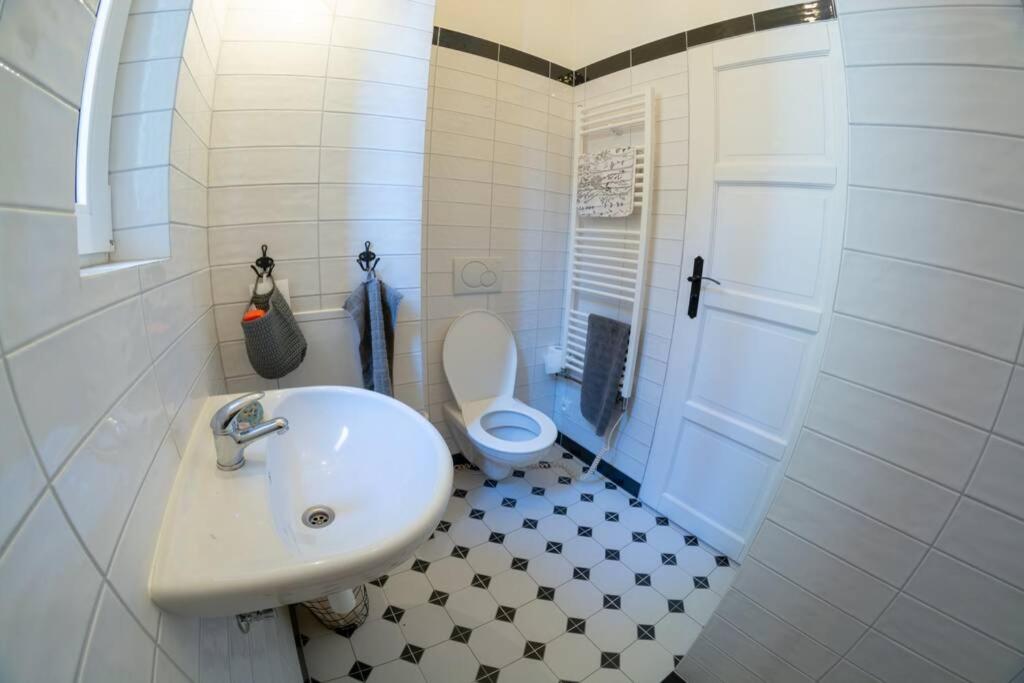 Two-Bedroom Apartment - Photo 9