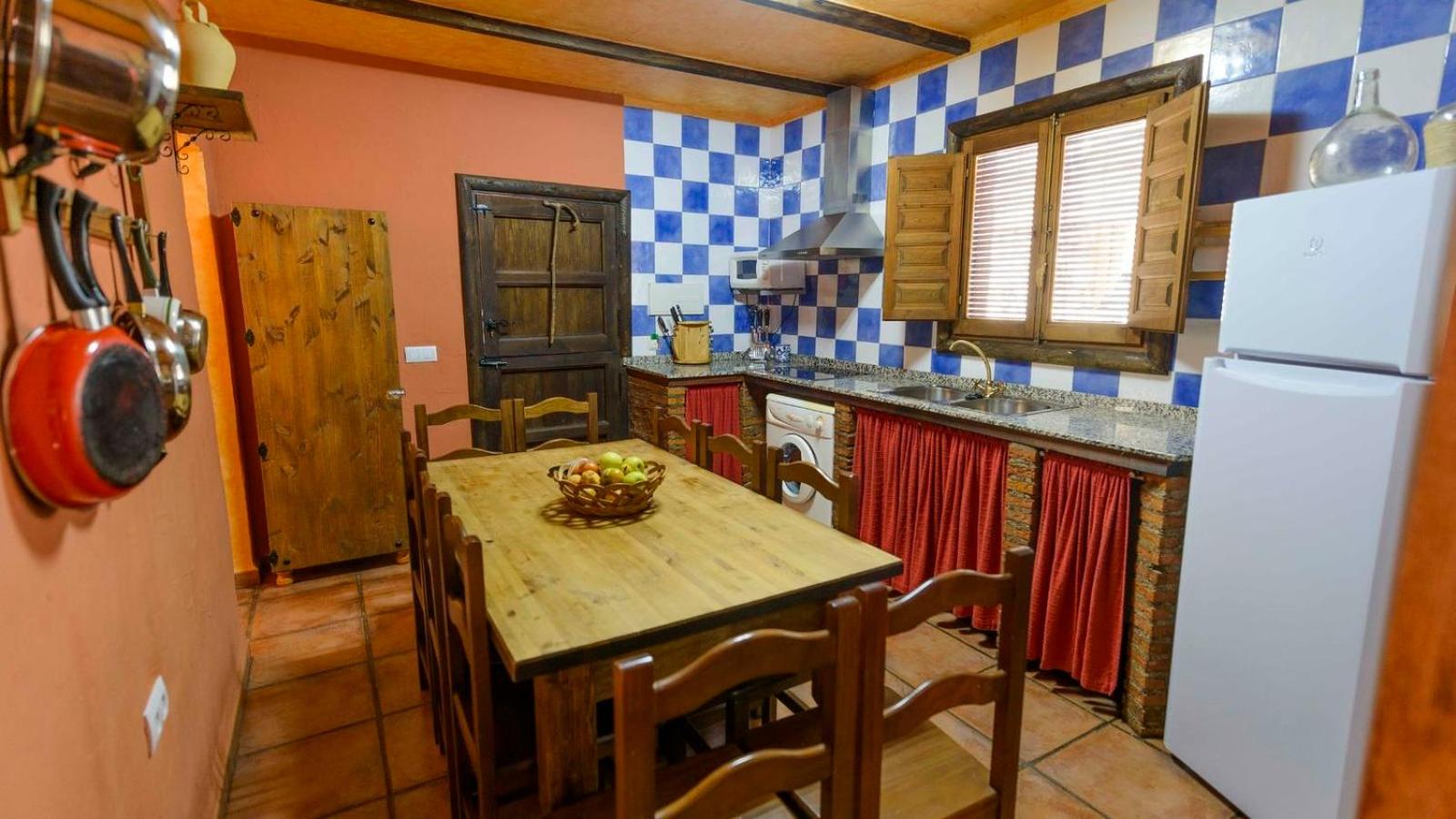 Seven-Bedroom Villa photo 3