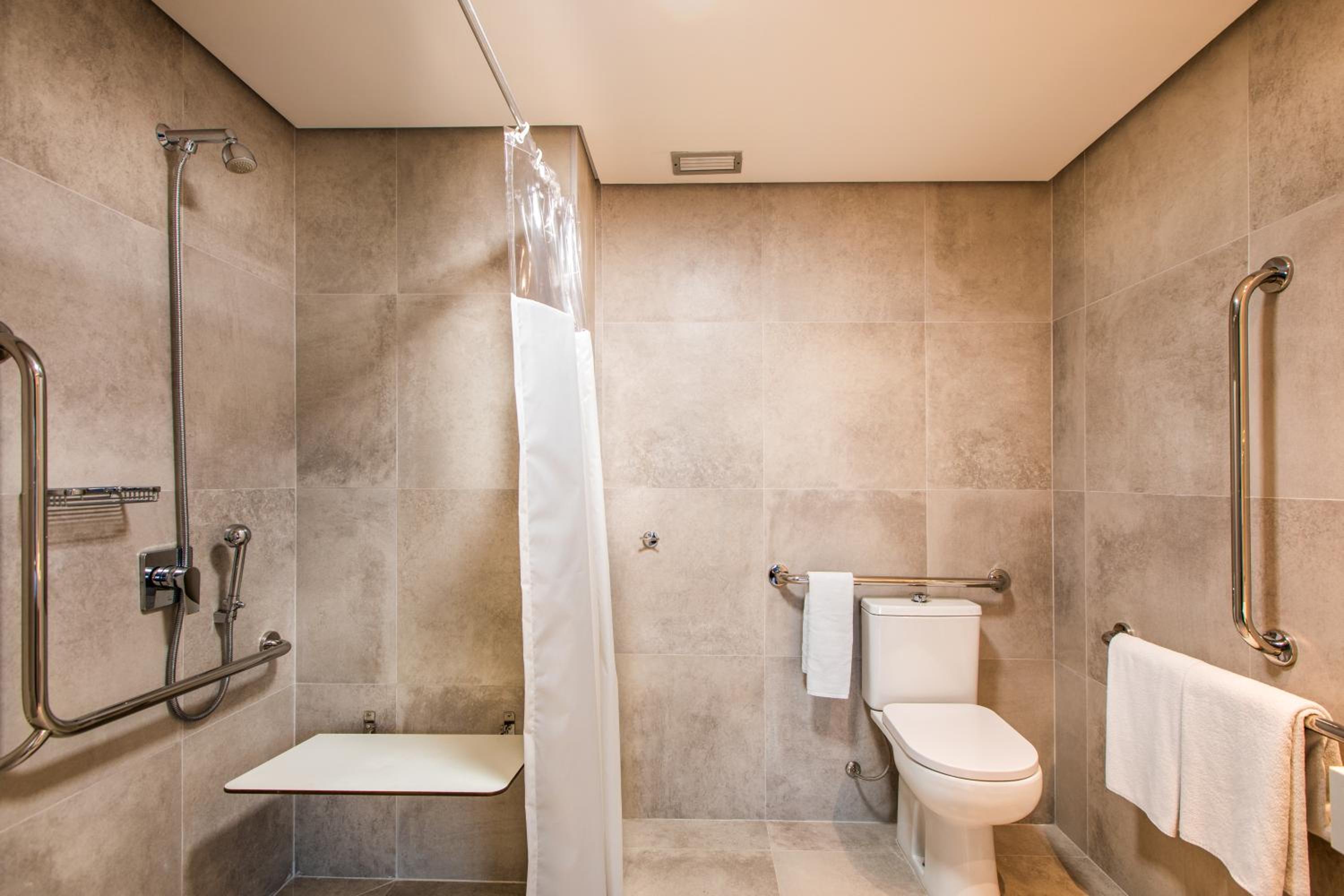 Accessible Queen Room