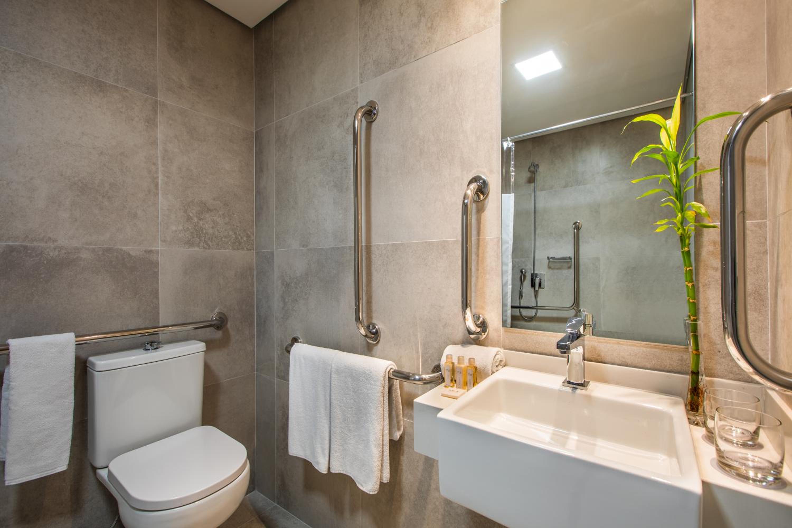 Accessible Queen Room