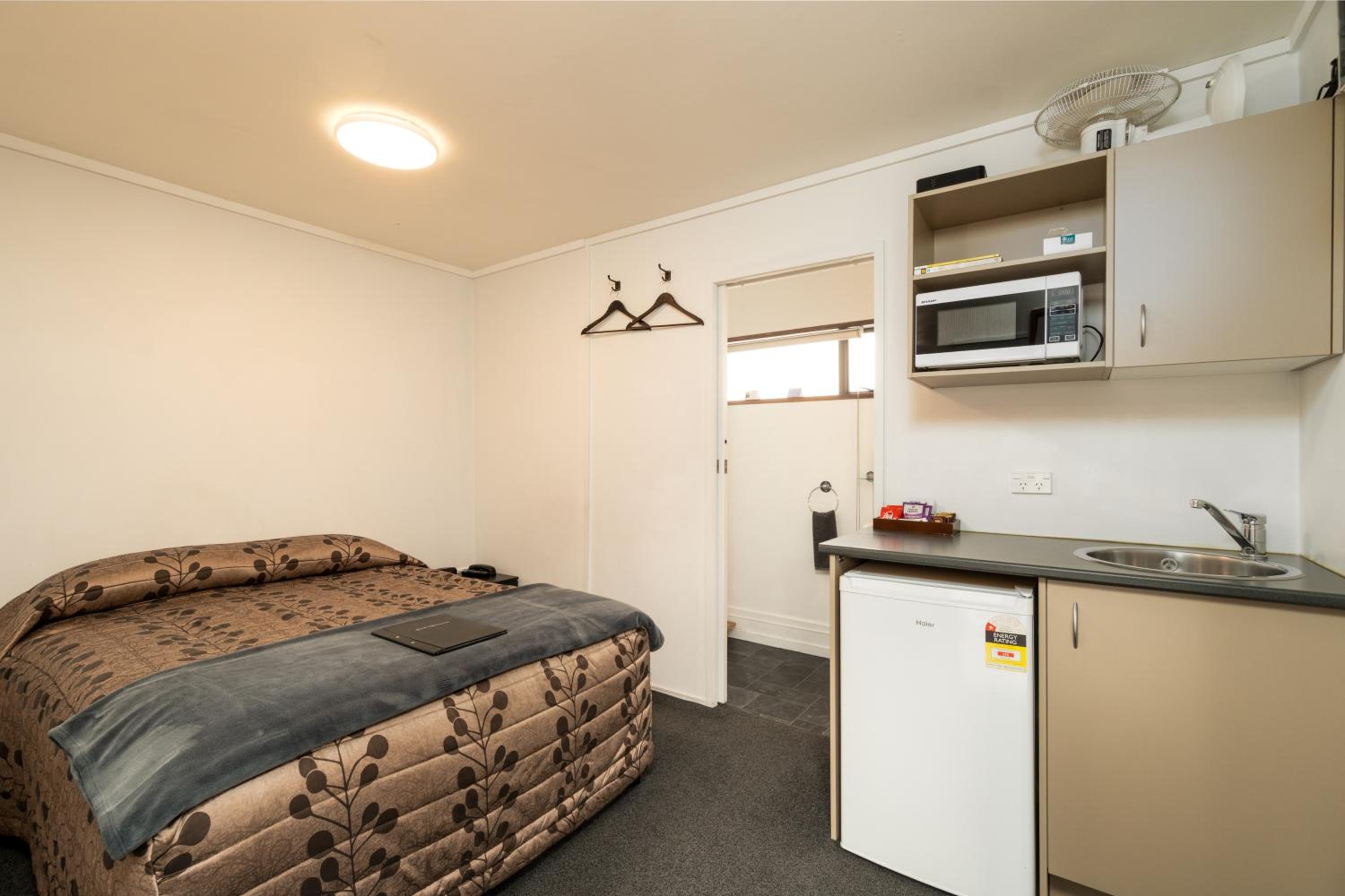 Compact Studio photo 1