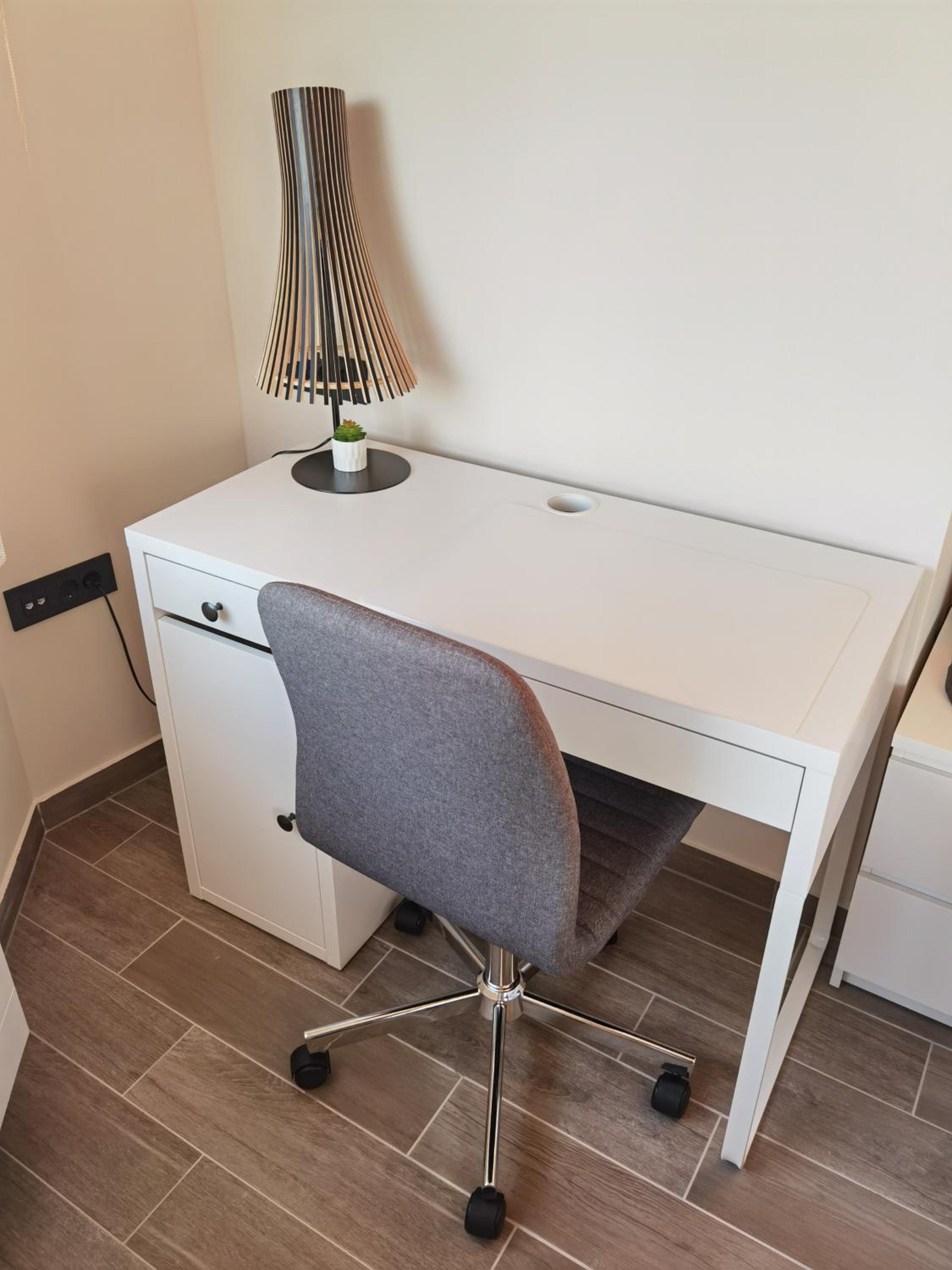 Deluxe Two-Bedroom Apartment with City View - Photo 24