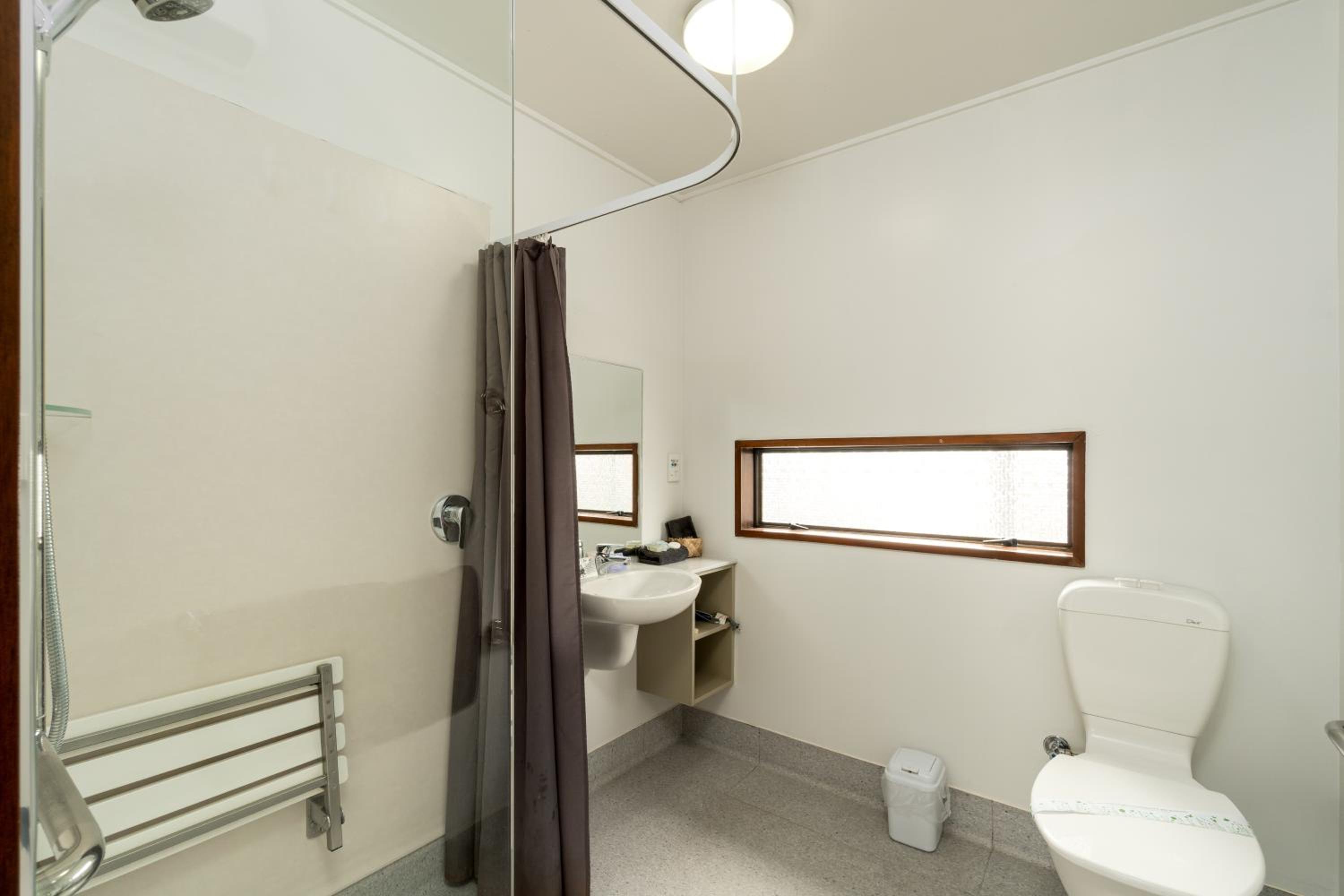 Two-Bedroom Unit - Disability Access photo 3