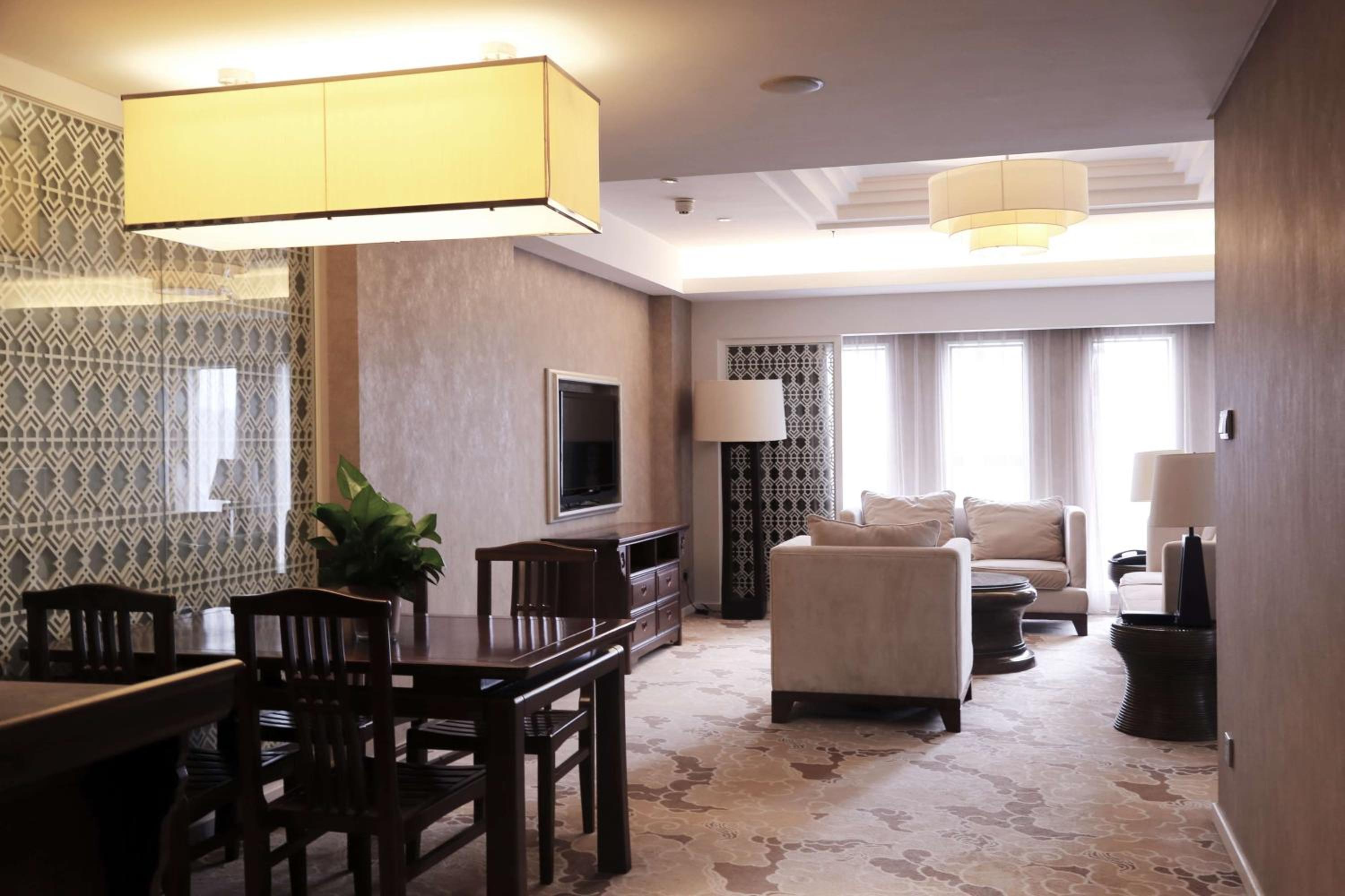 Two-Bedroom Suite with River View - Photo 5