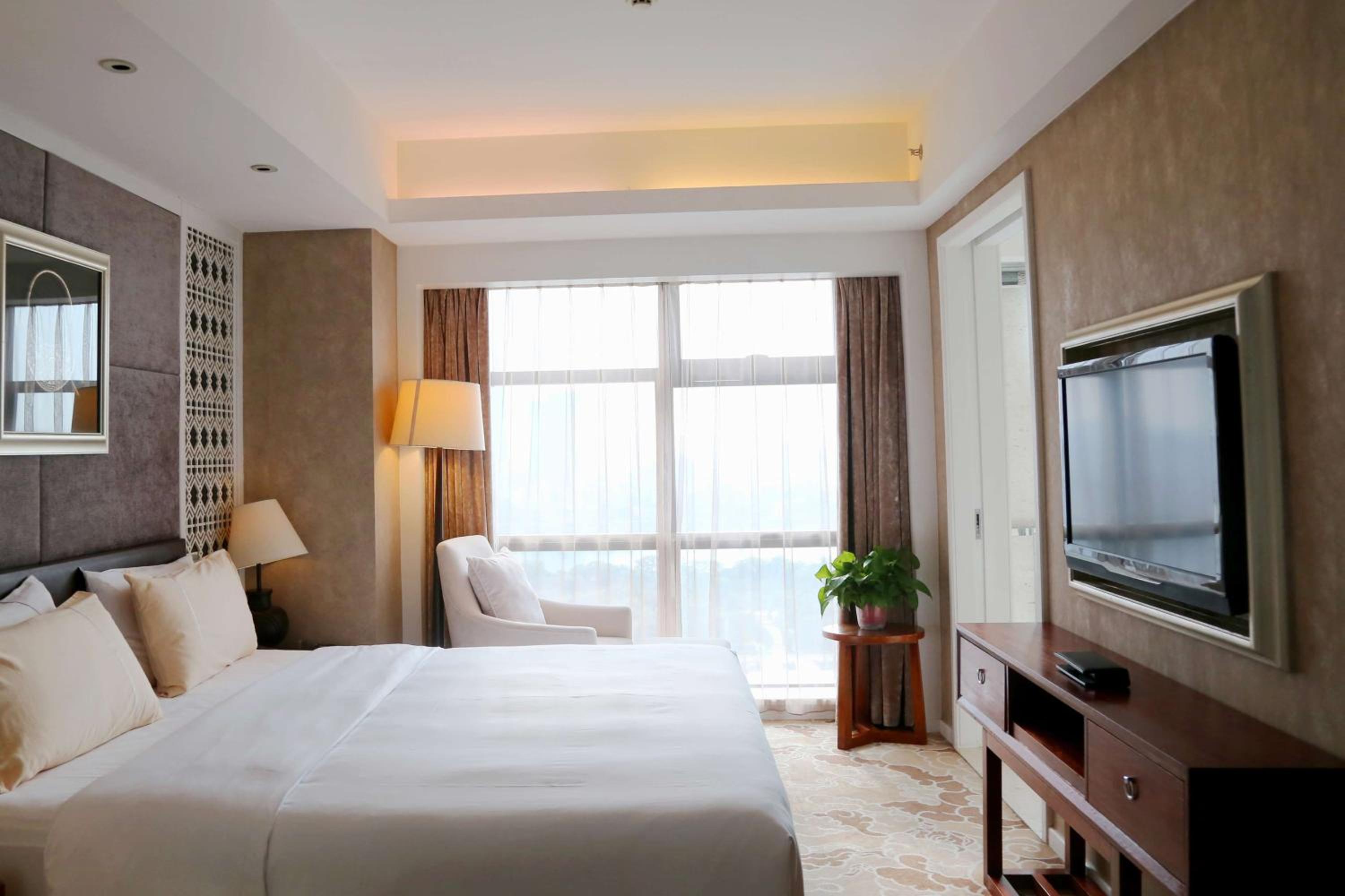 Two-Bedroom Suite with River View - Photo 1
