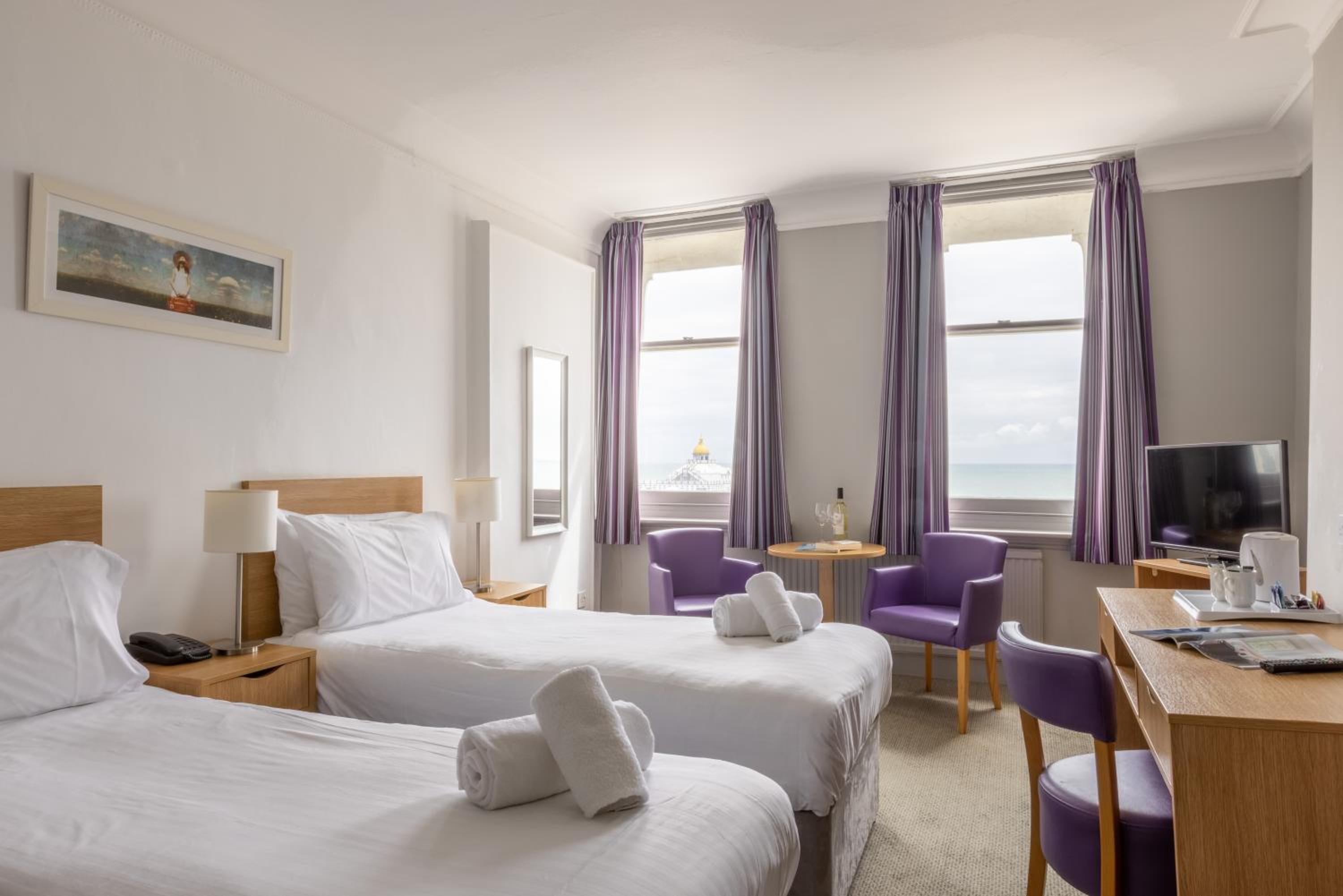 Standard Twin Room photo 2