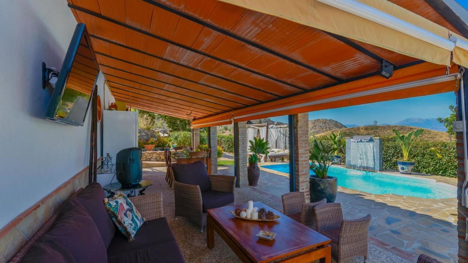 Five-Bedroom Villa photo 2