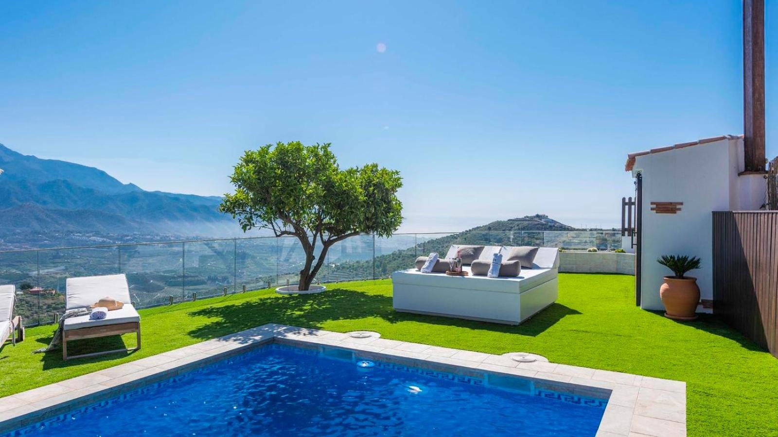 Three-Bedroom Villa photo 3
