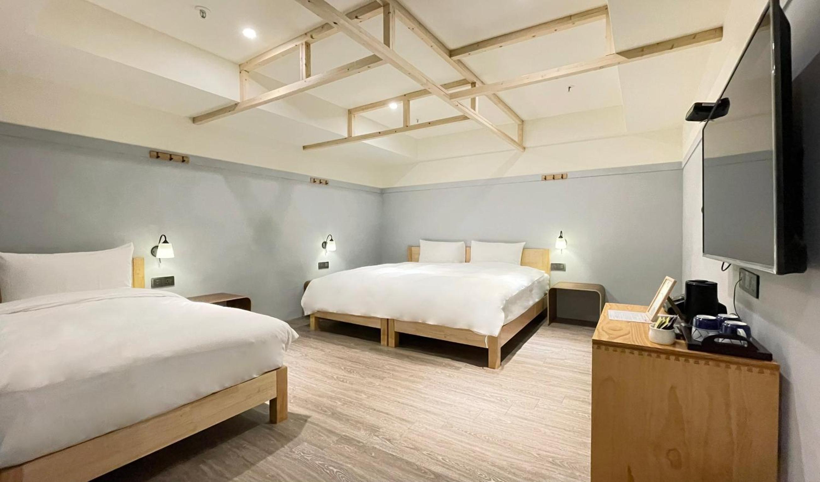 Economic Double Room - No Window - Photo 1
