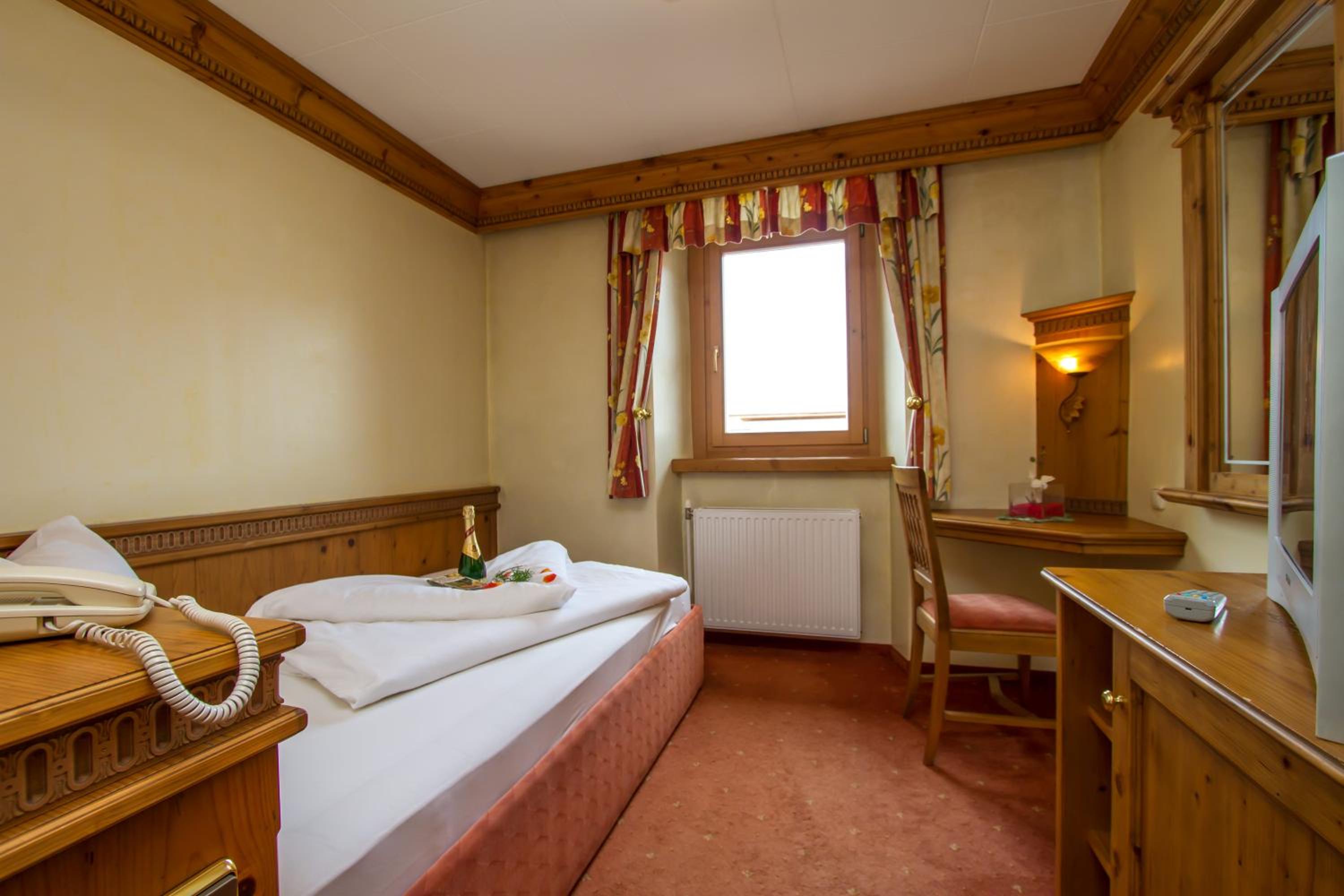 Single Room photo 2