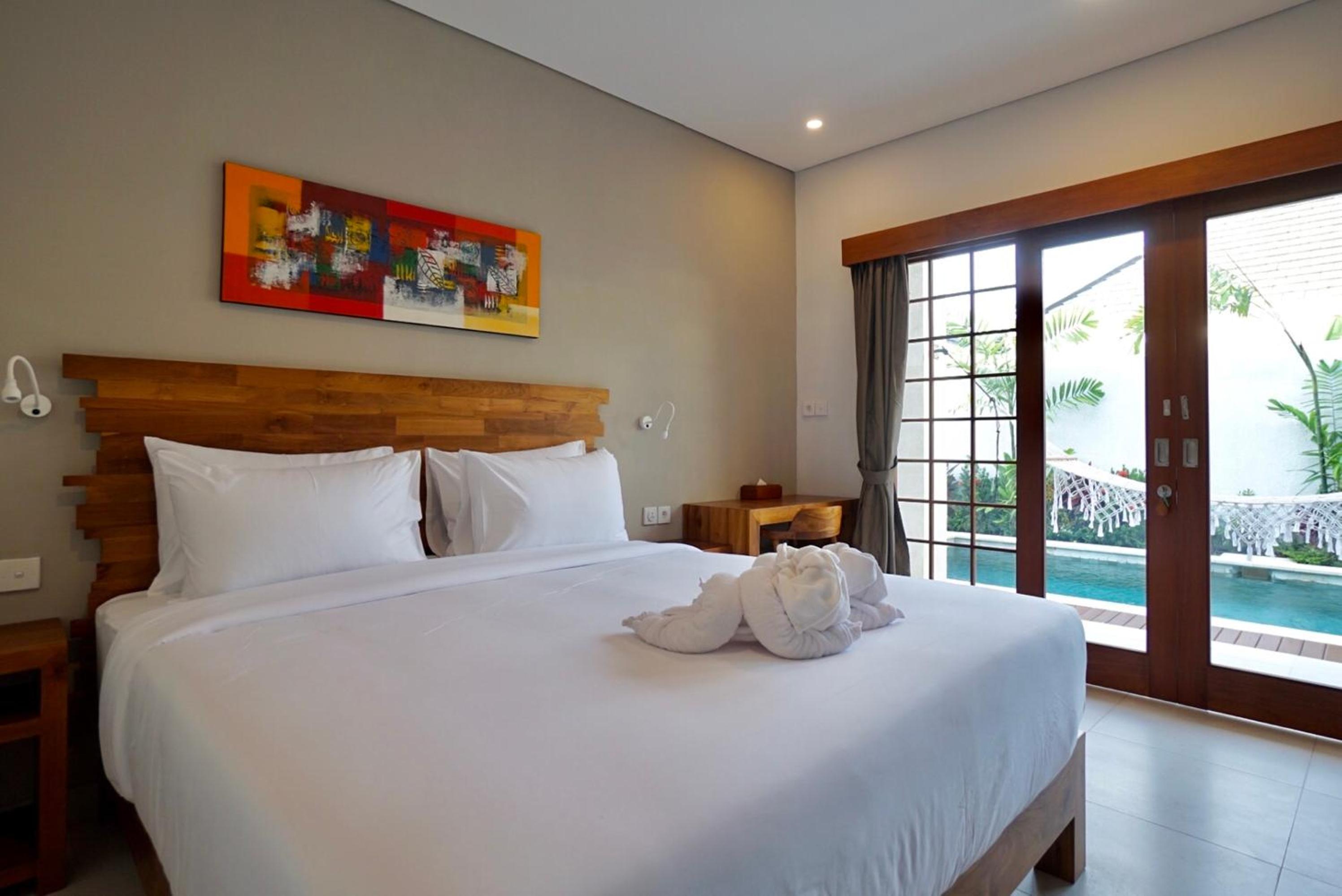 Three-Bedroom Villa - Photo 12