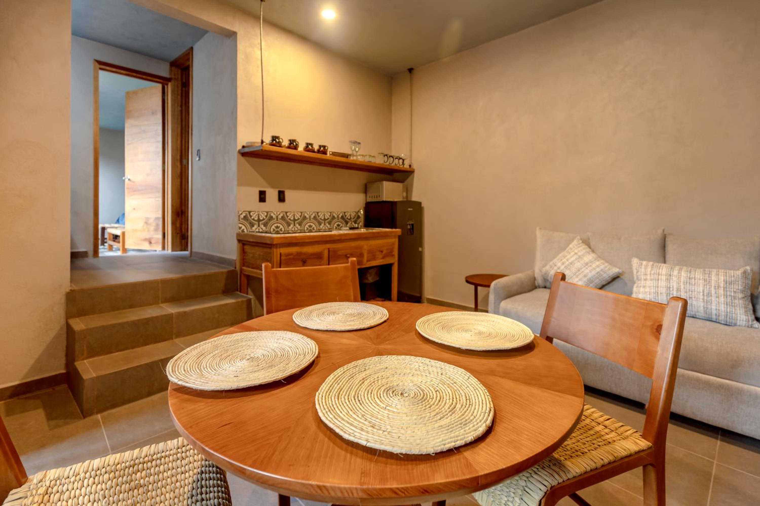 Deluxe Family Suite - Photo 6