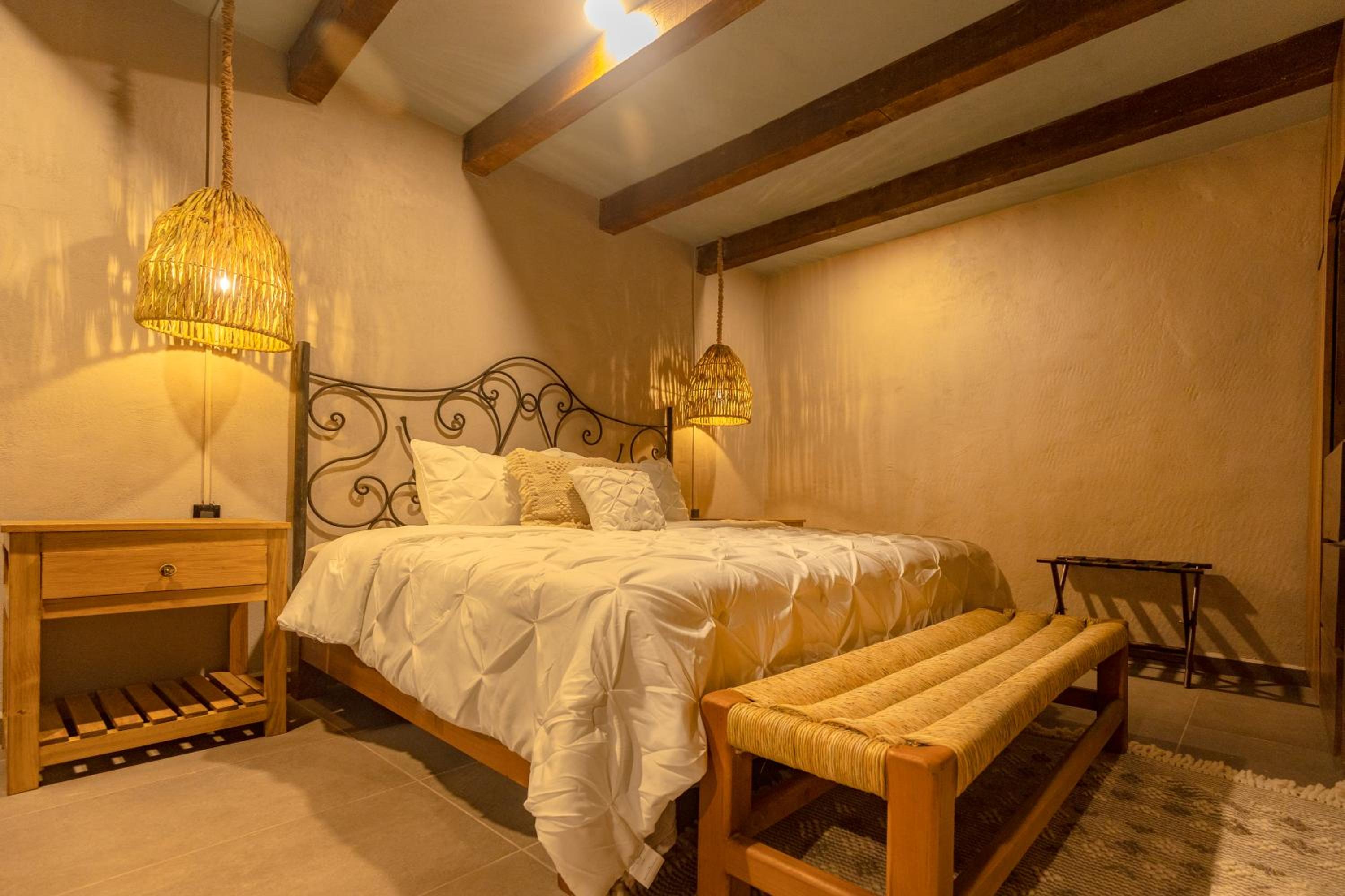 Double Room - Photo 7
