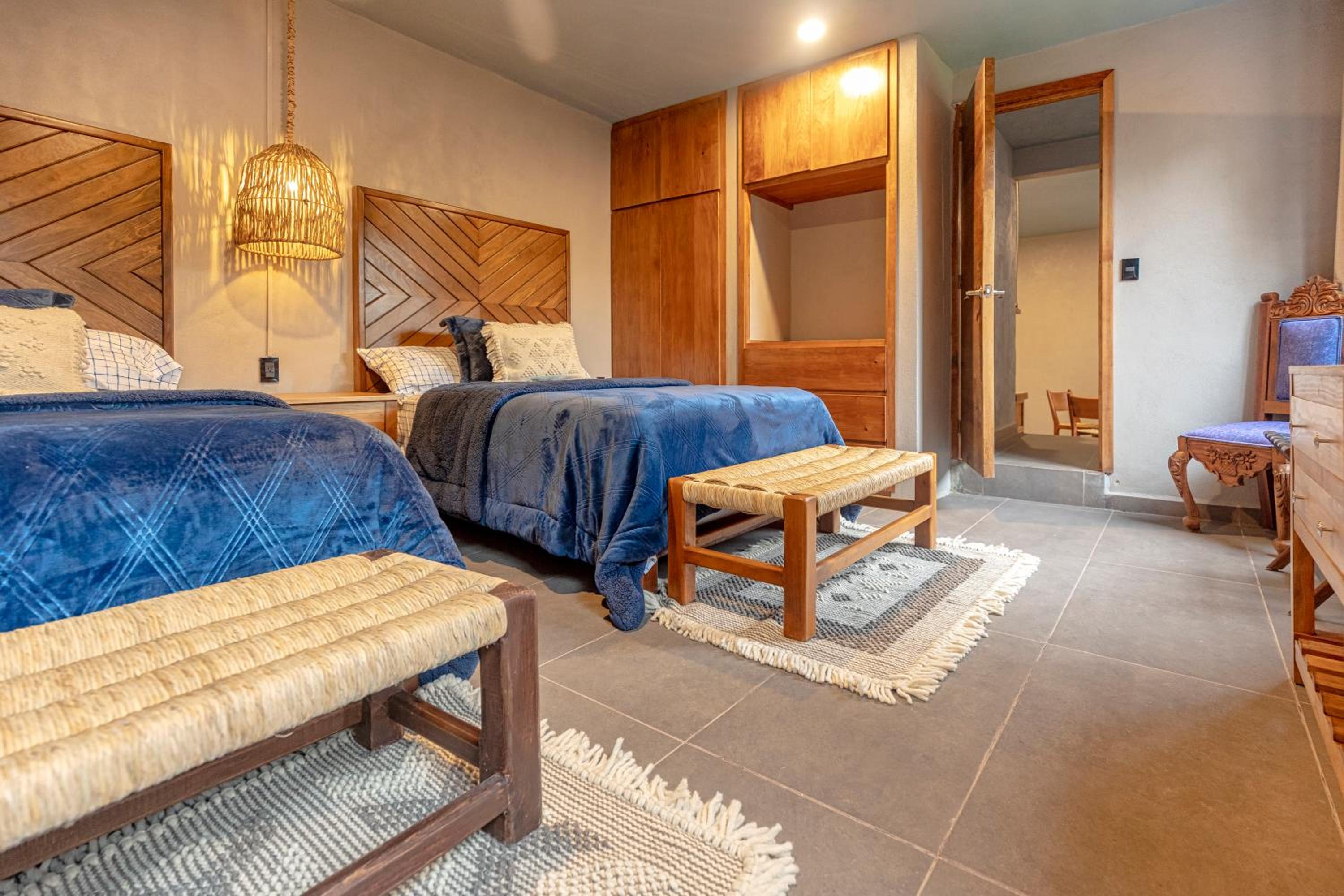 Deluxe Family Suite - Photo 1
