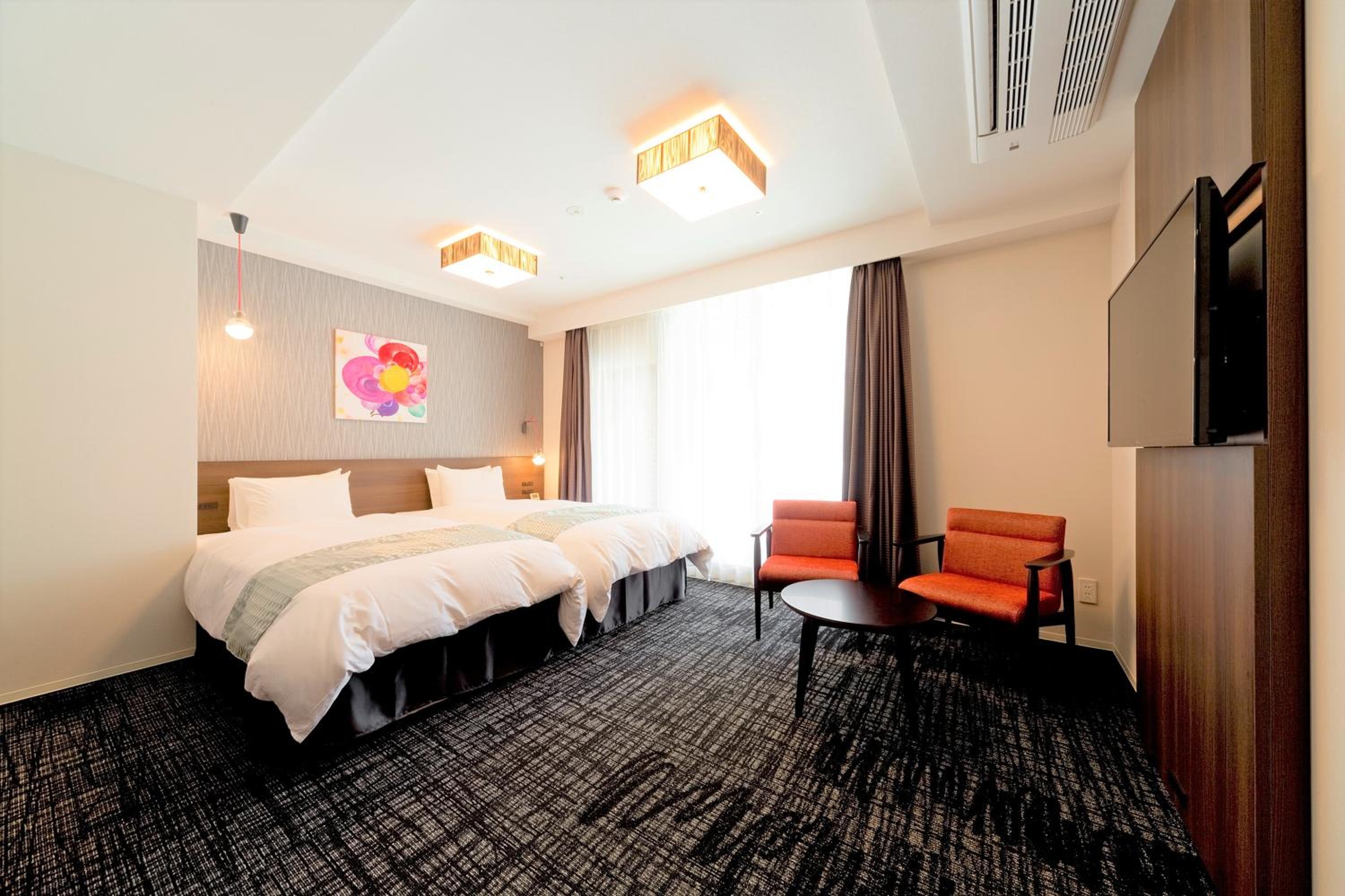 Deluxe Twin Room with Extra Bed photo 3