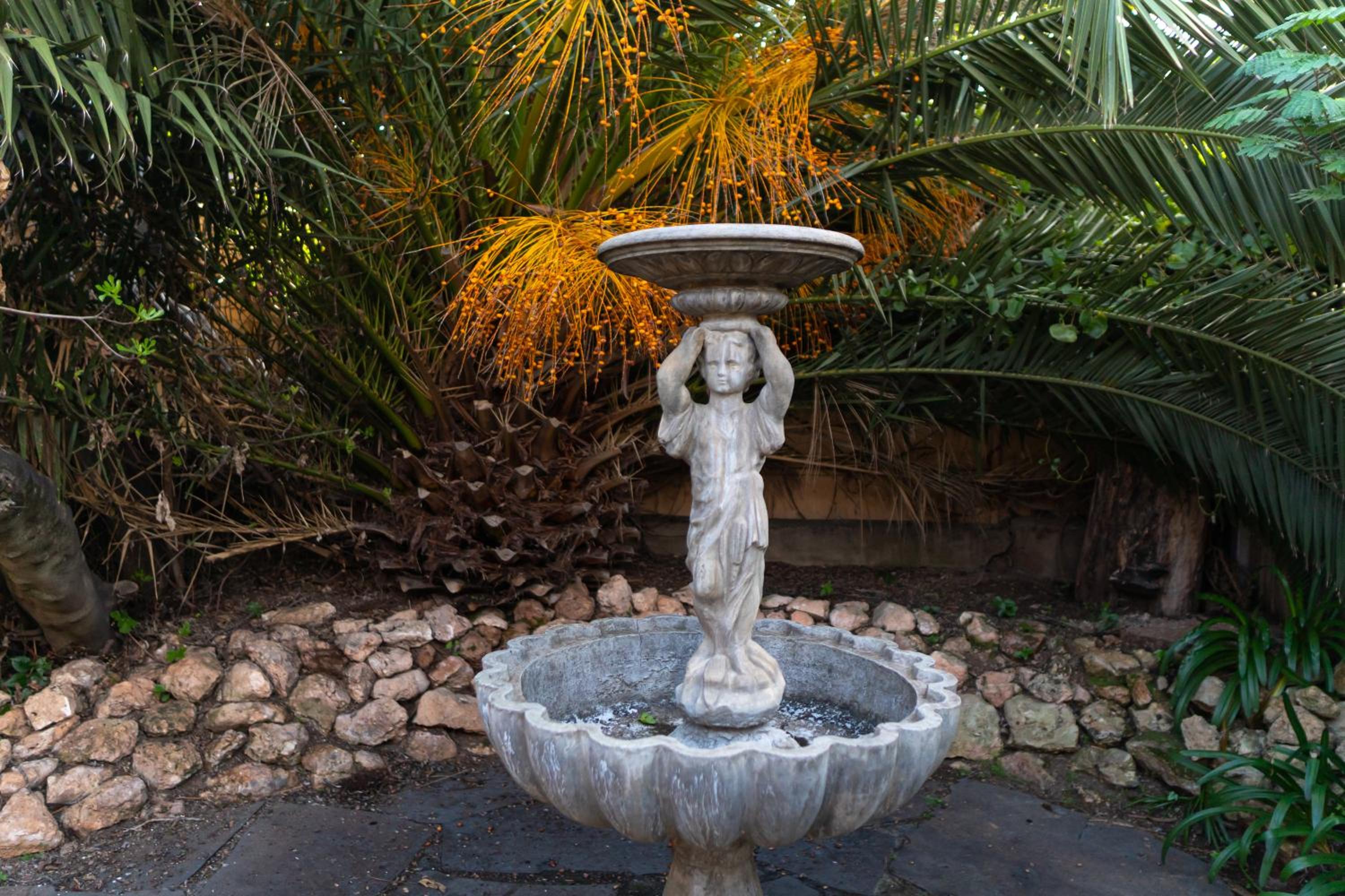 Champagne Spa Suite (38A Melbourne street, North Adelaide)