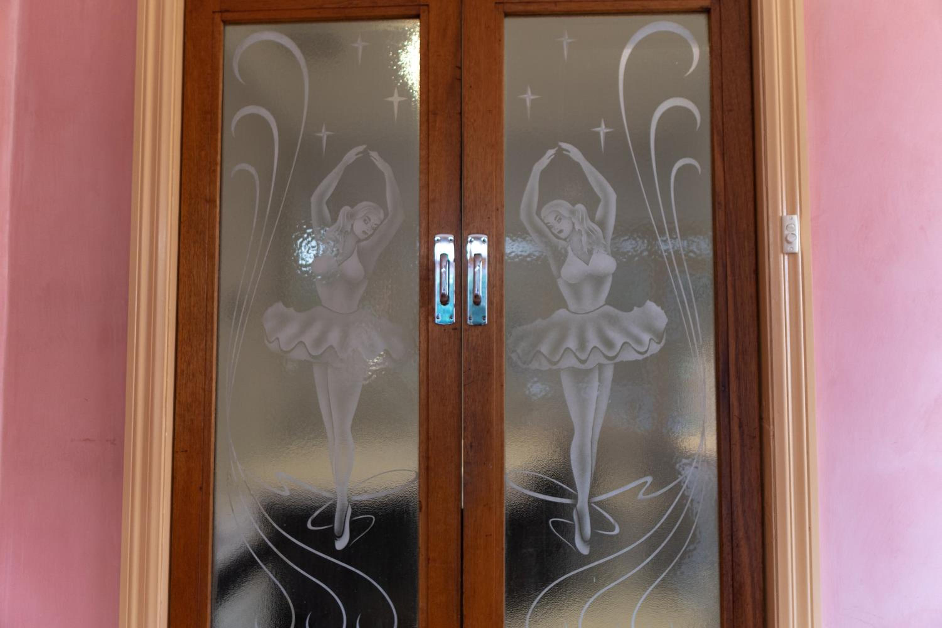 Champagne Spa Suite (38A Melbourne street, North Adelaide) thumbnail 6