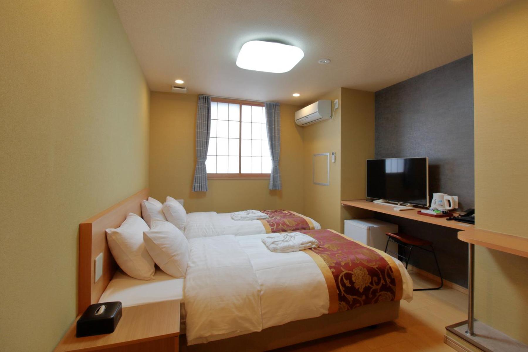 Standard Twin Room photo 2