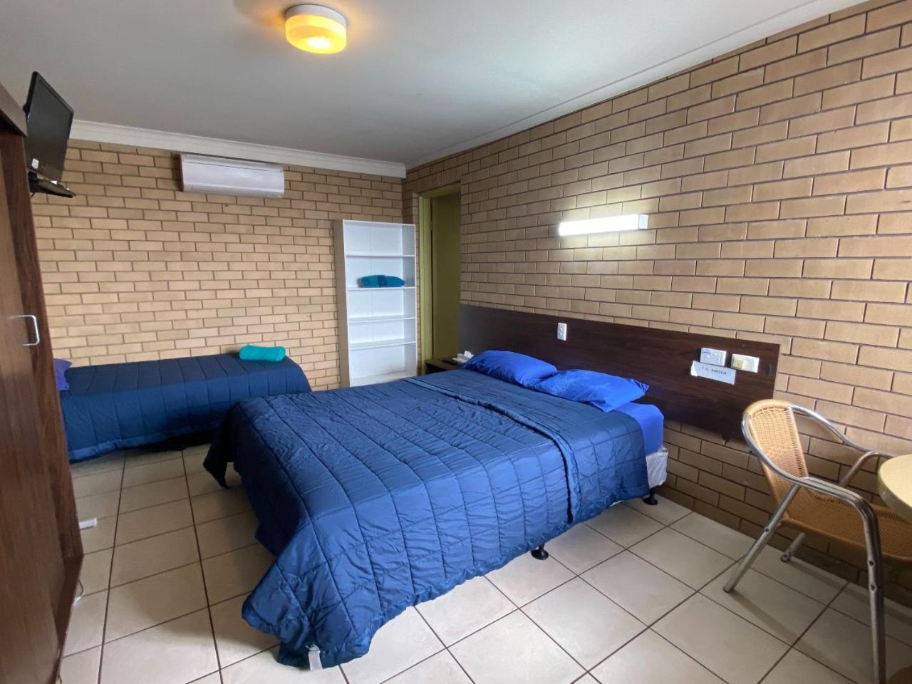 Standard Triple Room - Photo 11