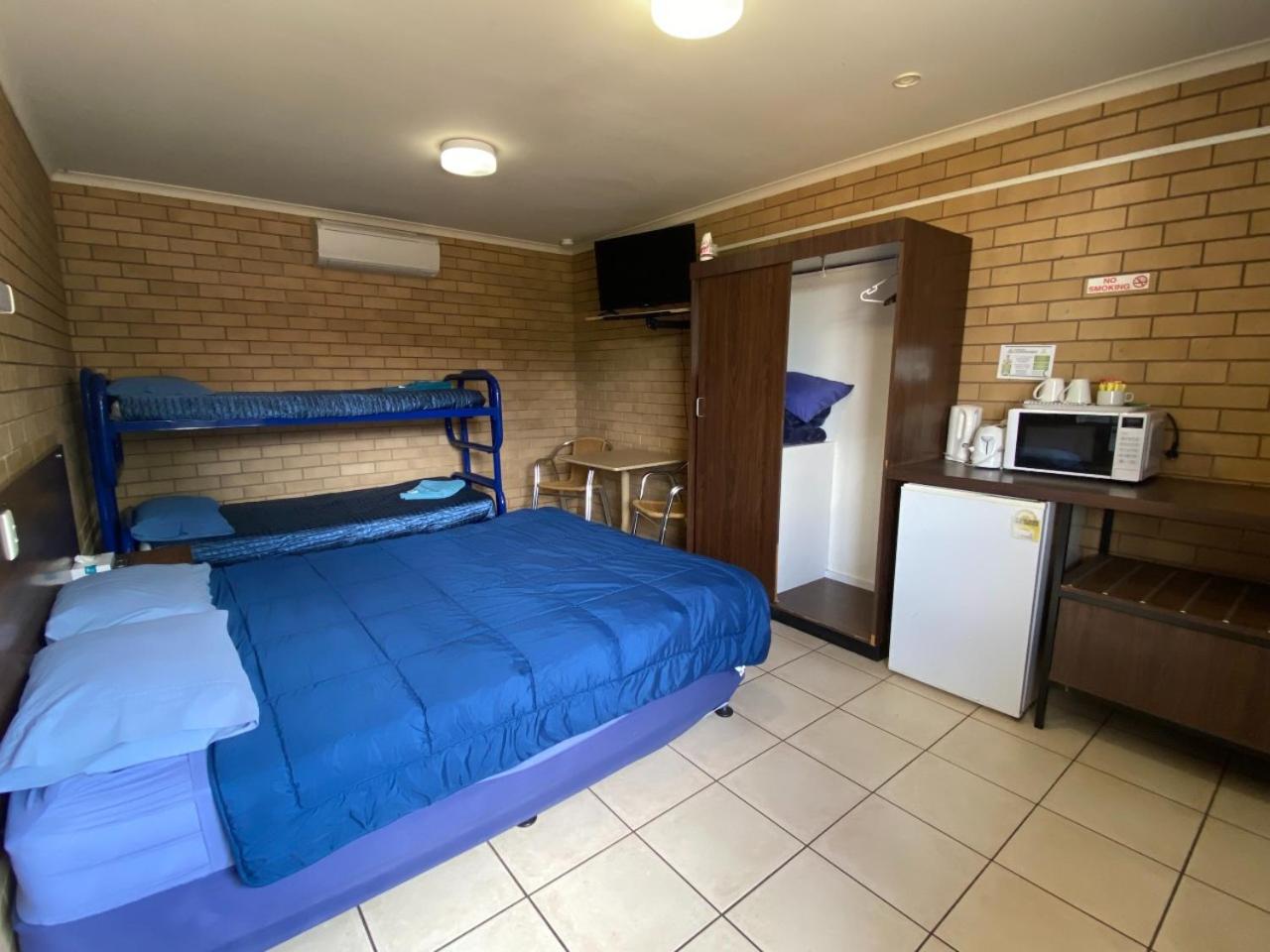 Standard Triple Room - Photo 2