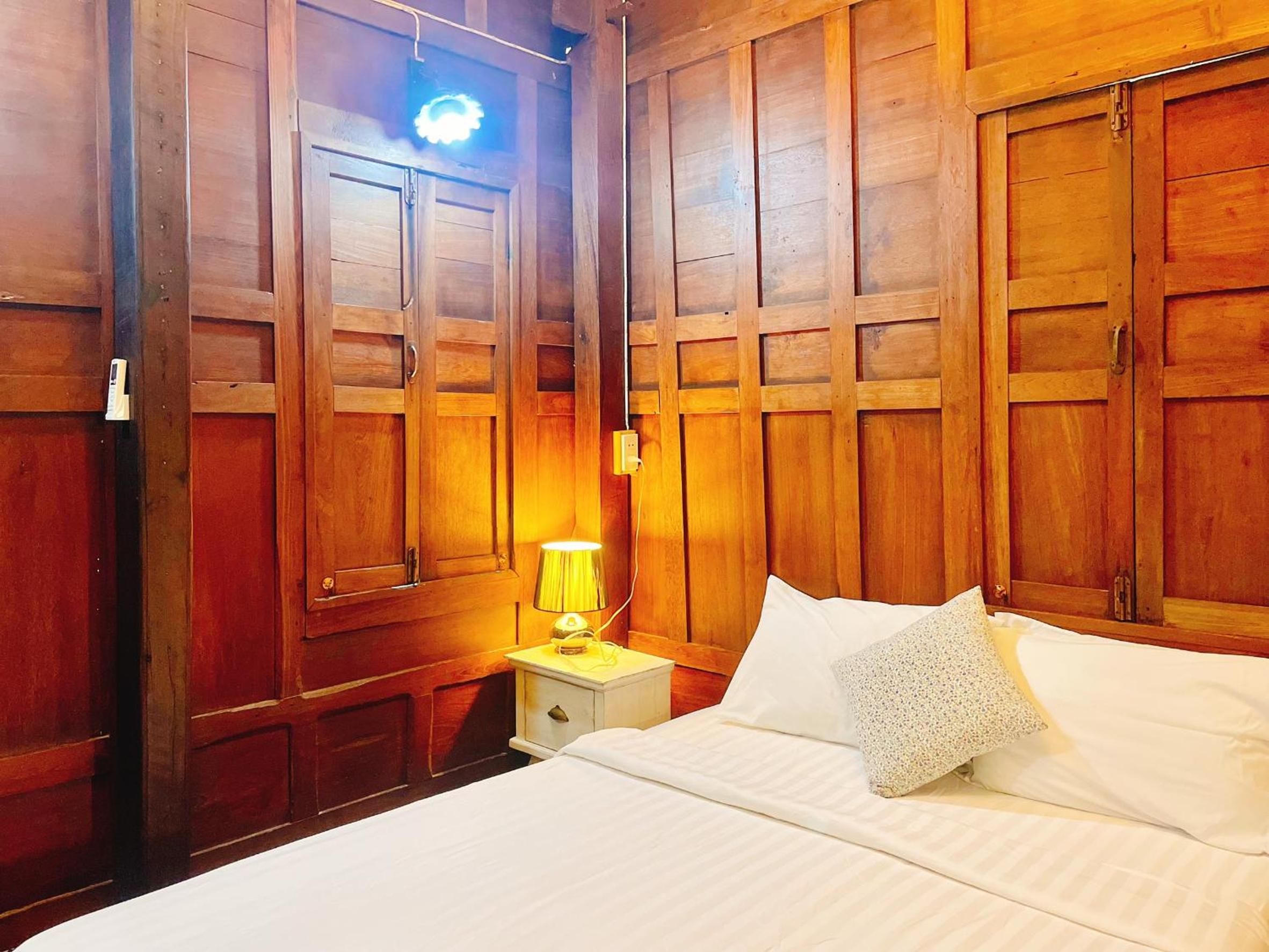 Deluxe Family Suite - Photo 10