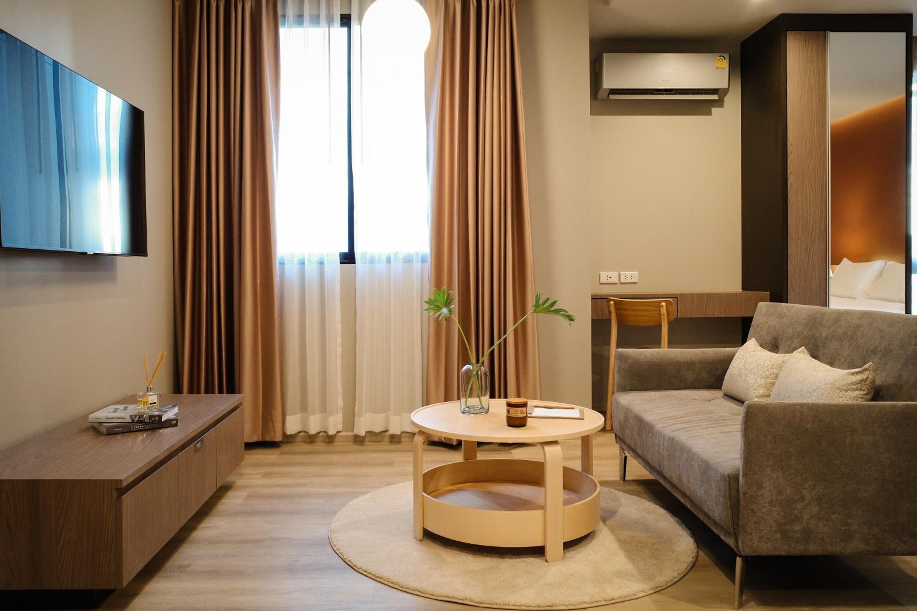 Suite with Mountain View - Photo 4