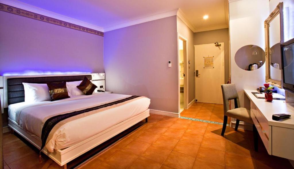 Deluxe Room - Photo 1