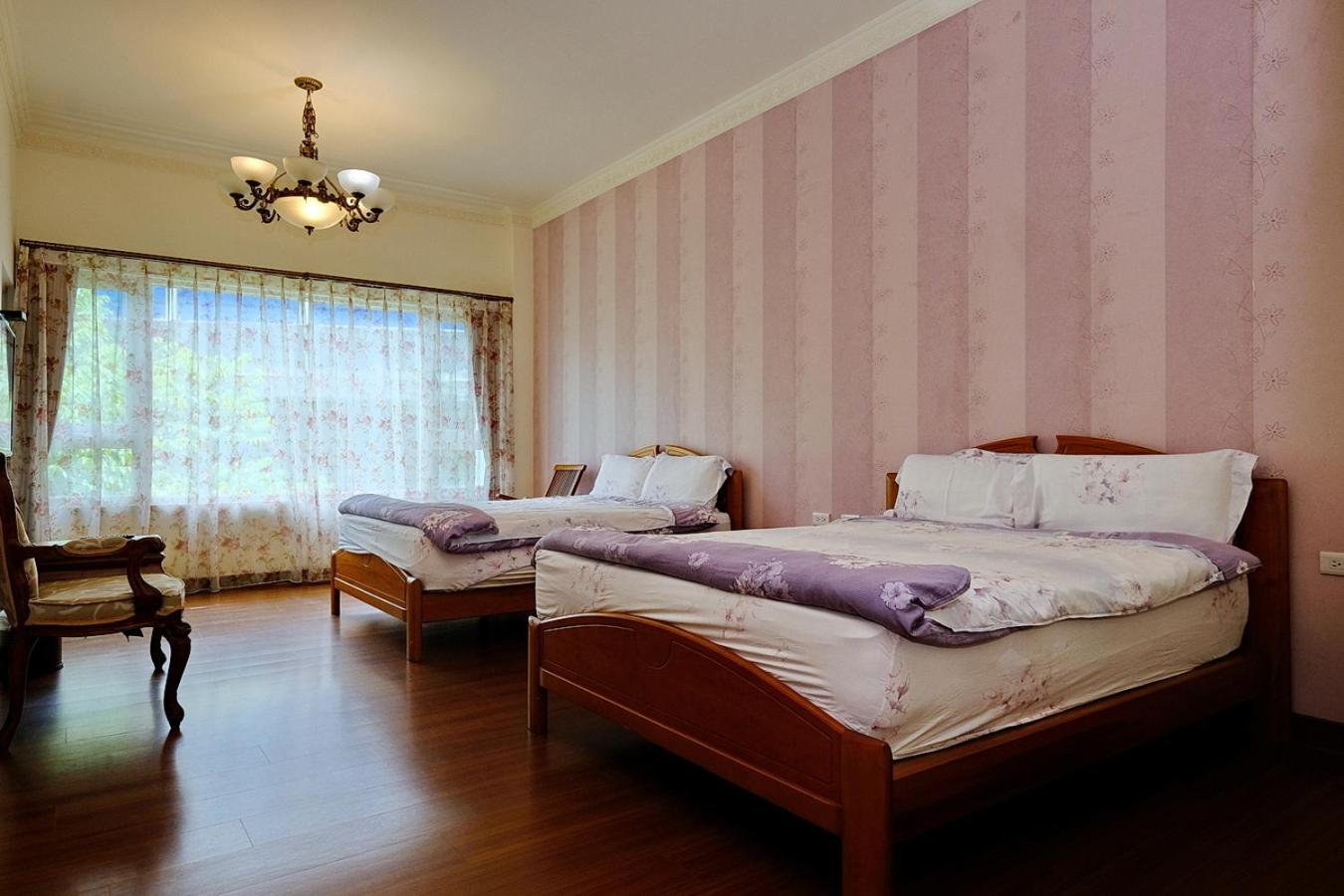 Quadruple Room with Private Bathroom photo 1