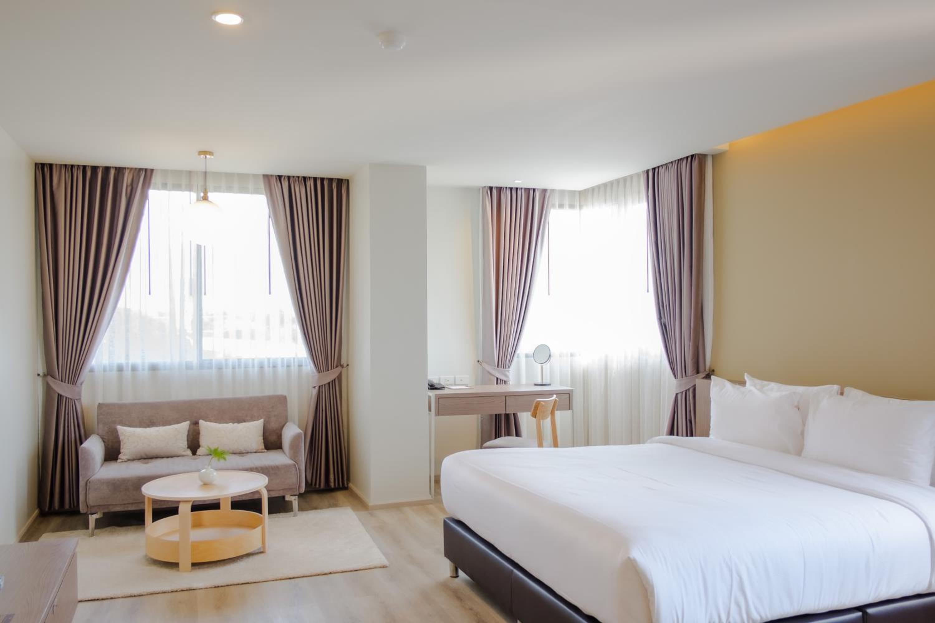 Corner Suites - Photo 3