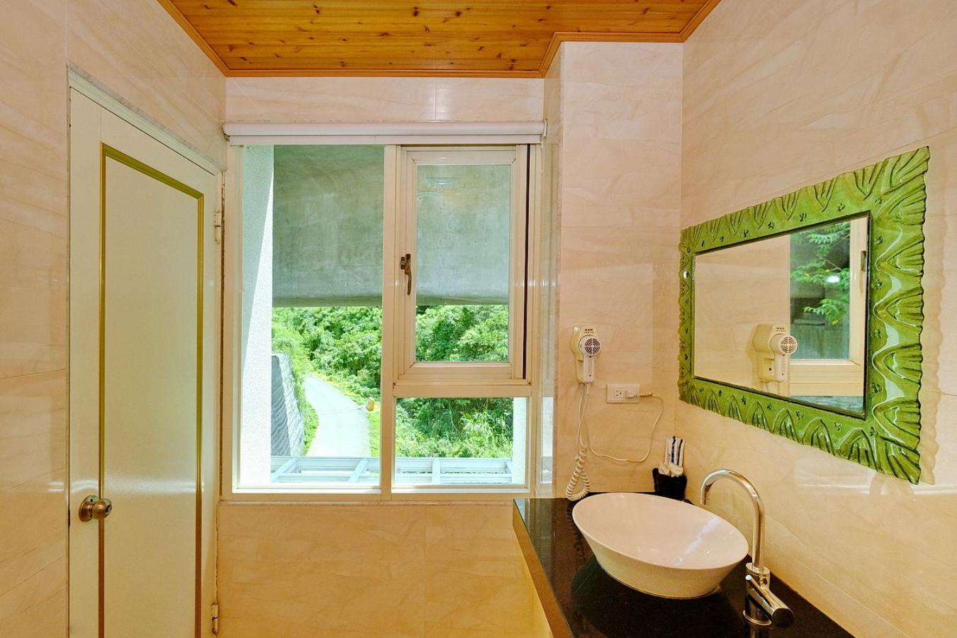 Quadruple Room with Private Bathroom photo 3
