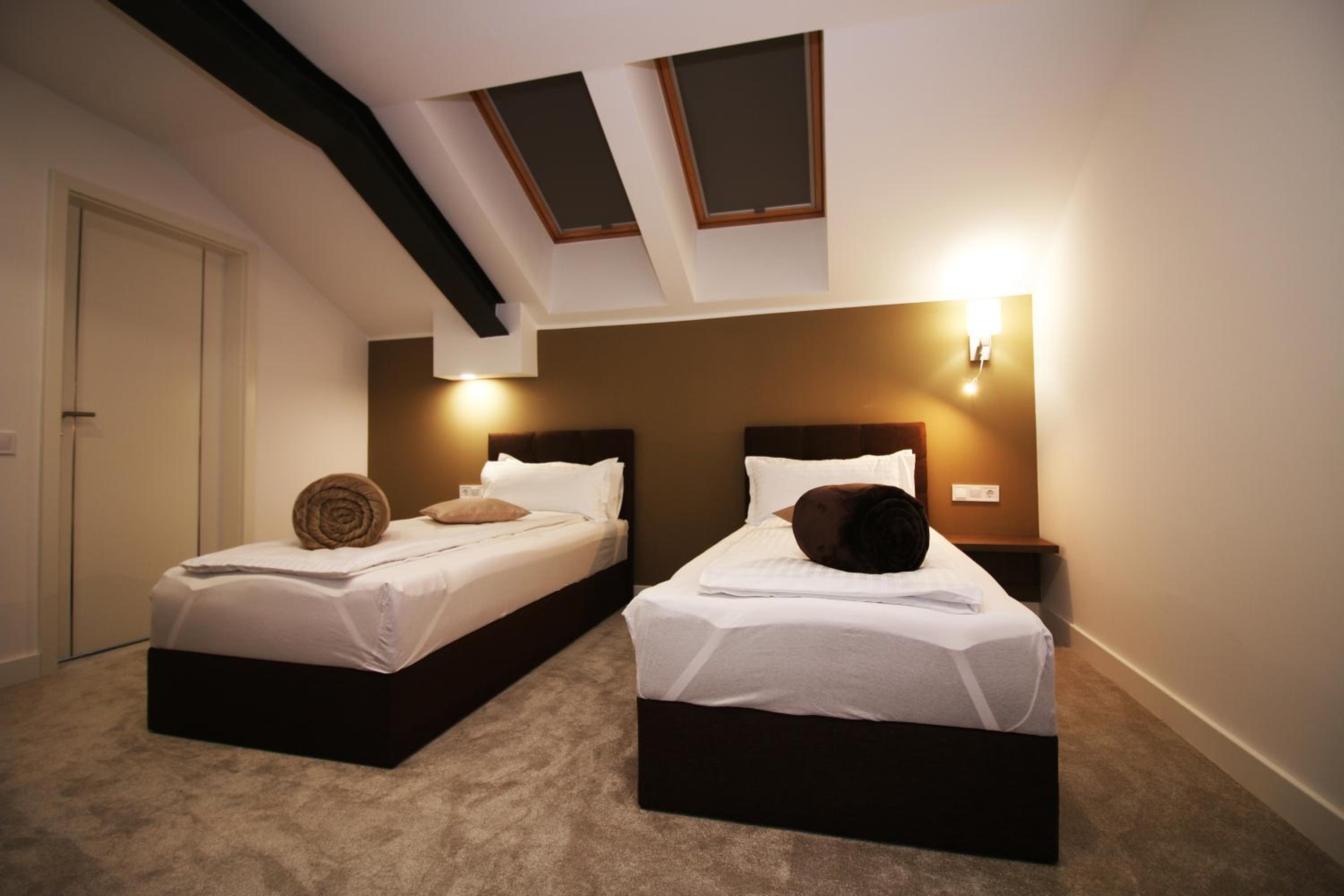 Double Room - Photo 17