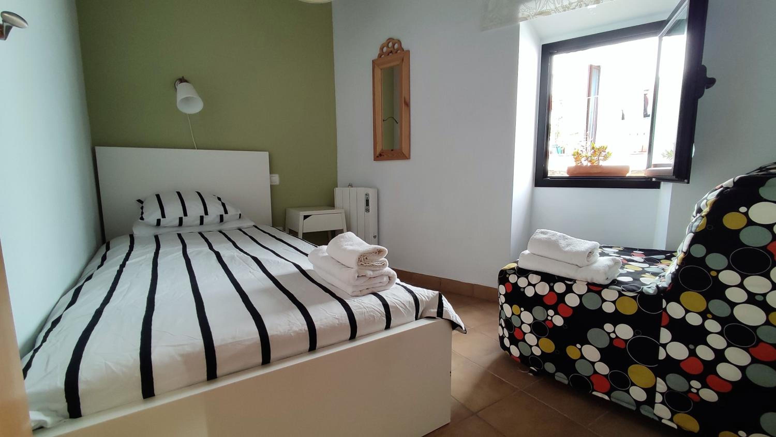 Two-Bedroom House - Photo 1