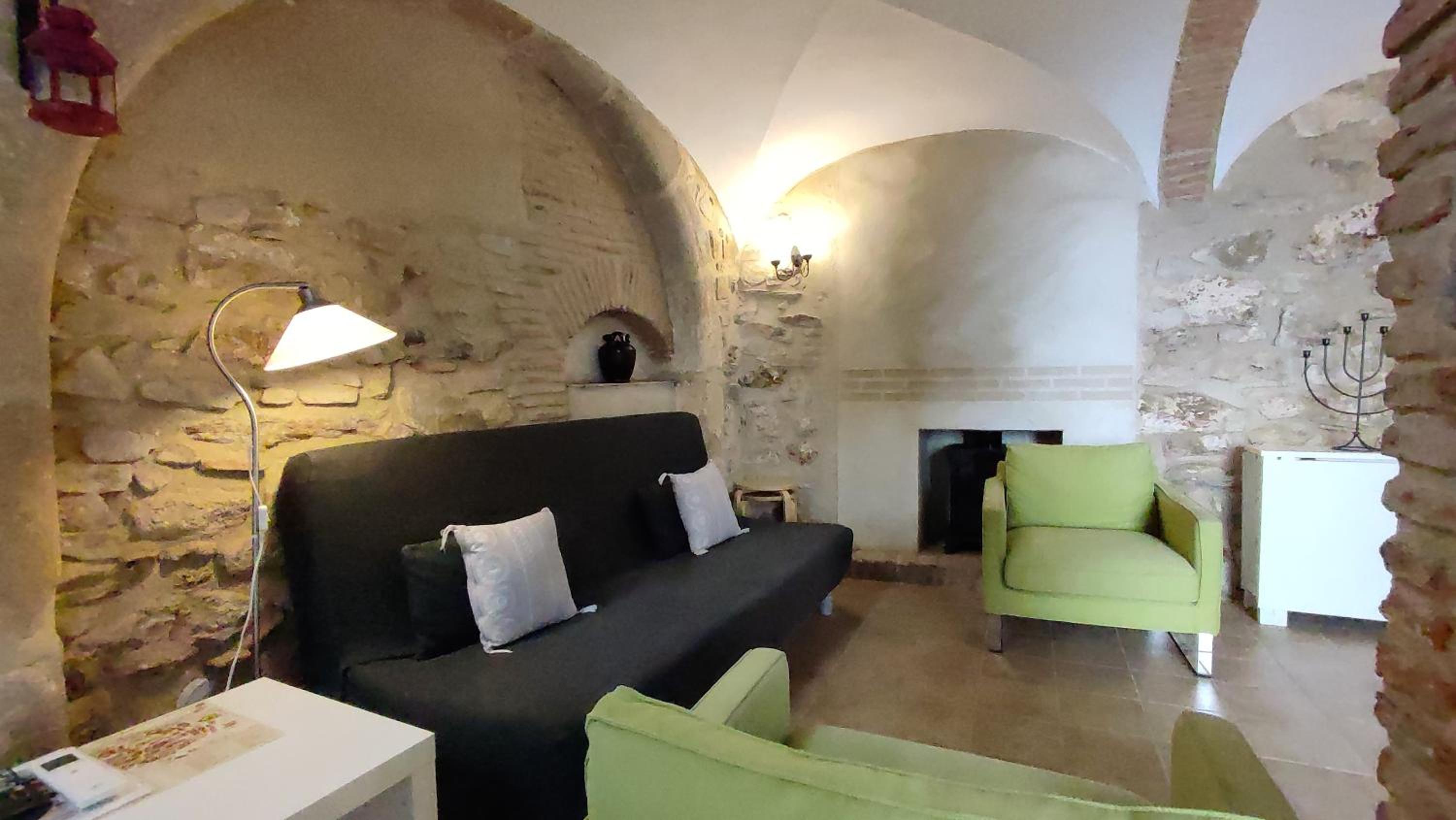 Two-Bedroom House - Photo 14