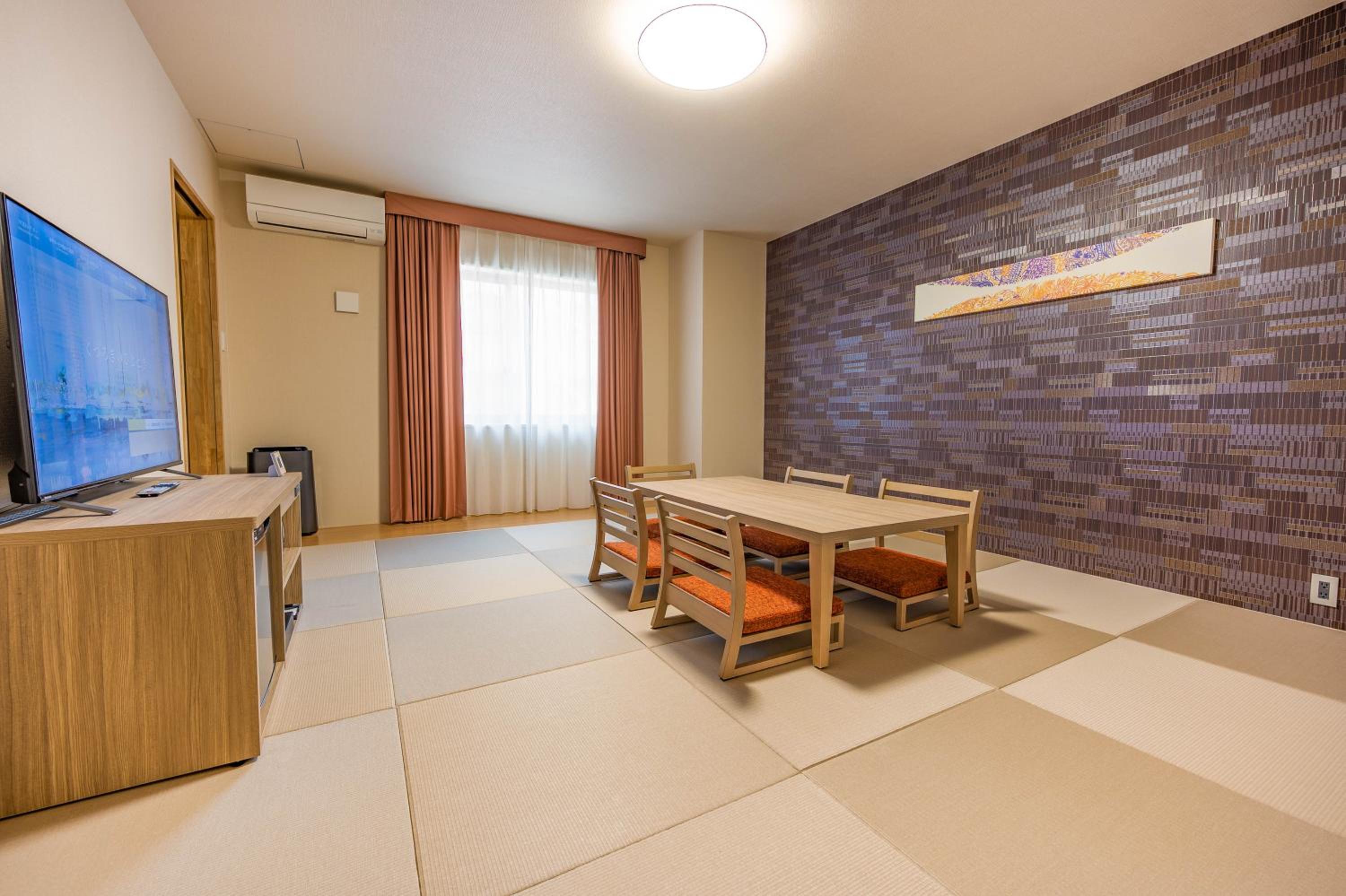 Japanese-Style Room