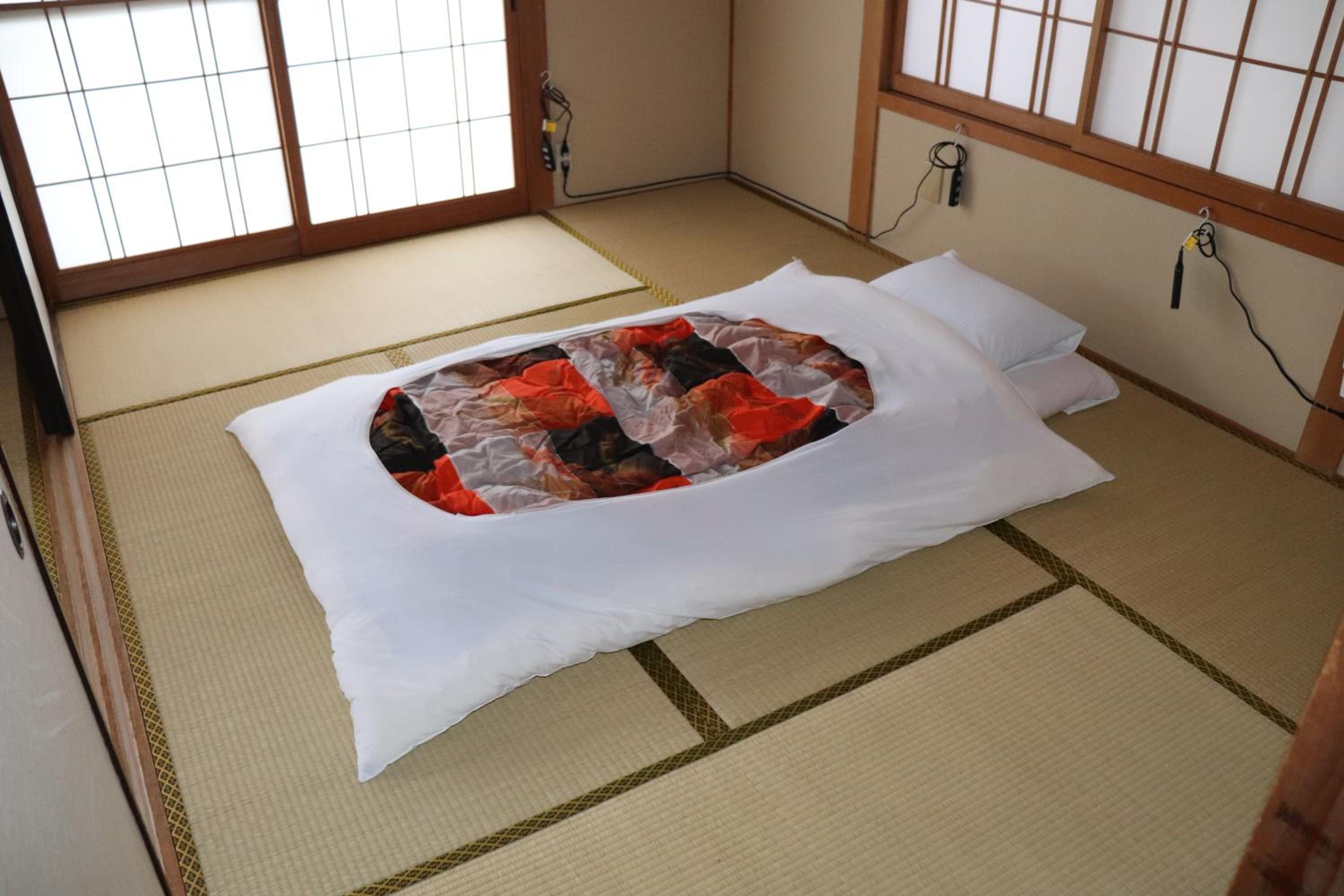 Standard Twin Room With Shared Bathroom