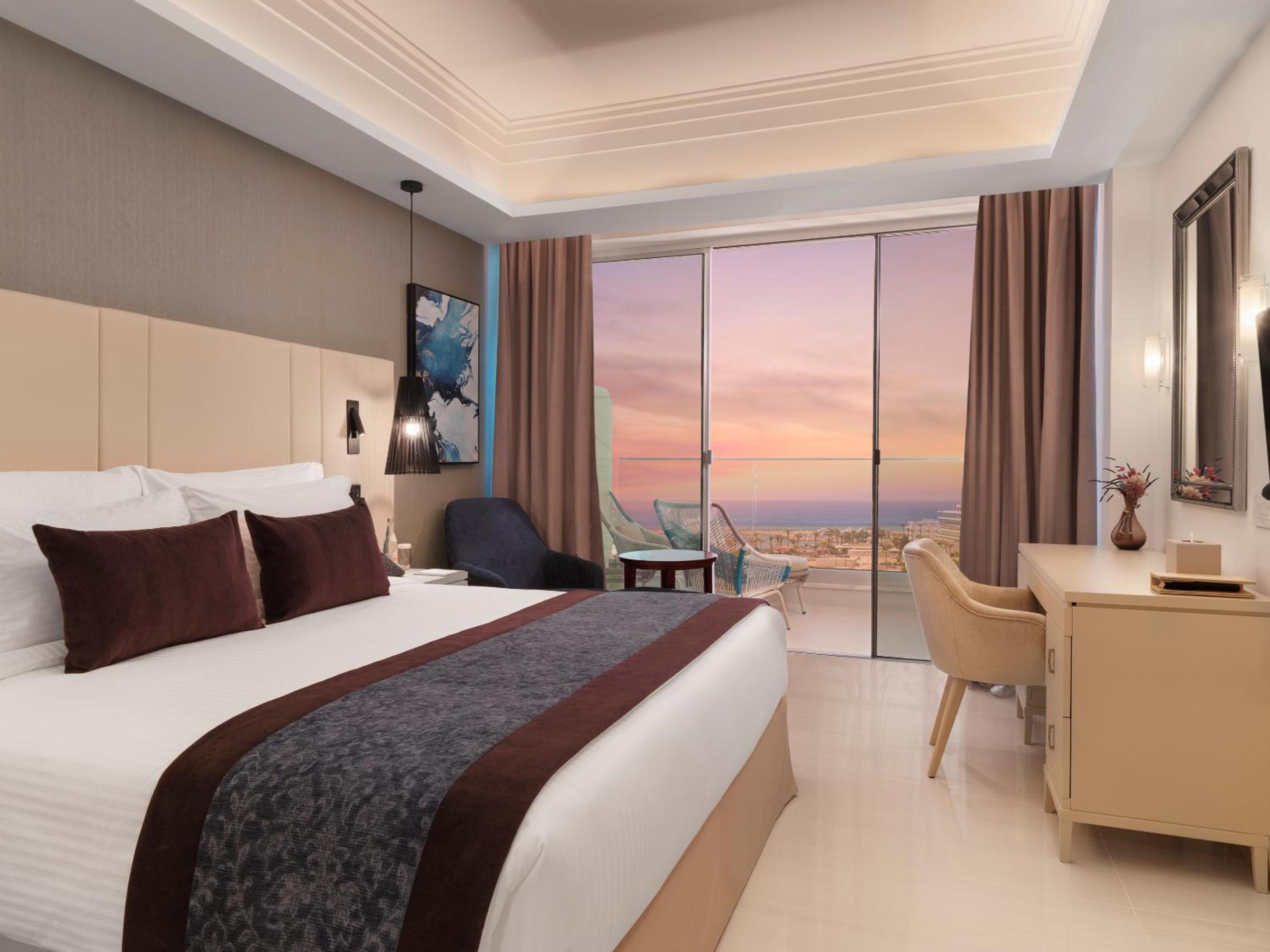 Deluxe Room with Pool & Garden View