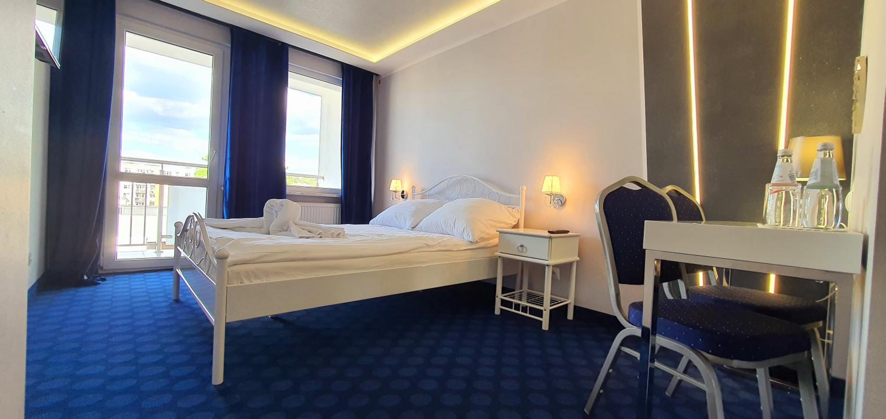 Deluxe Single Room with Balcony photo 1
