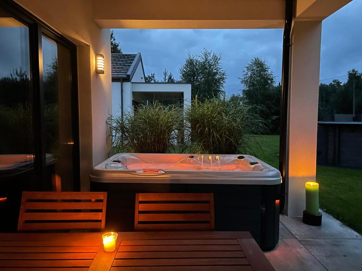 Three-Bedroom House with Sauna and Spa Bath photo 2